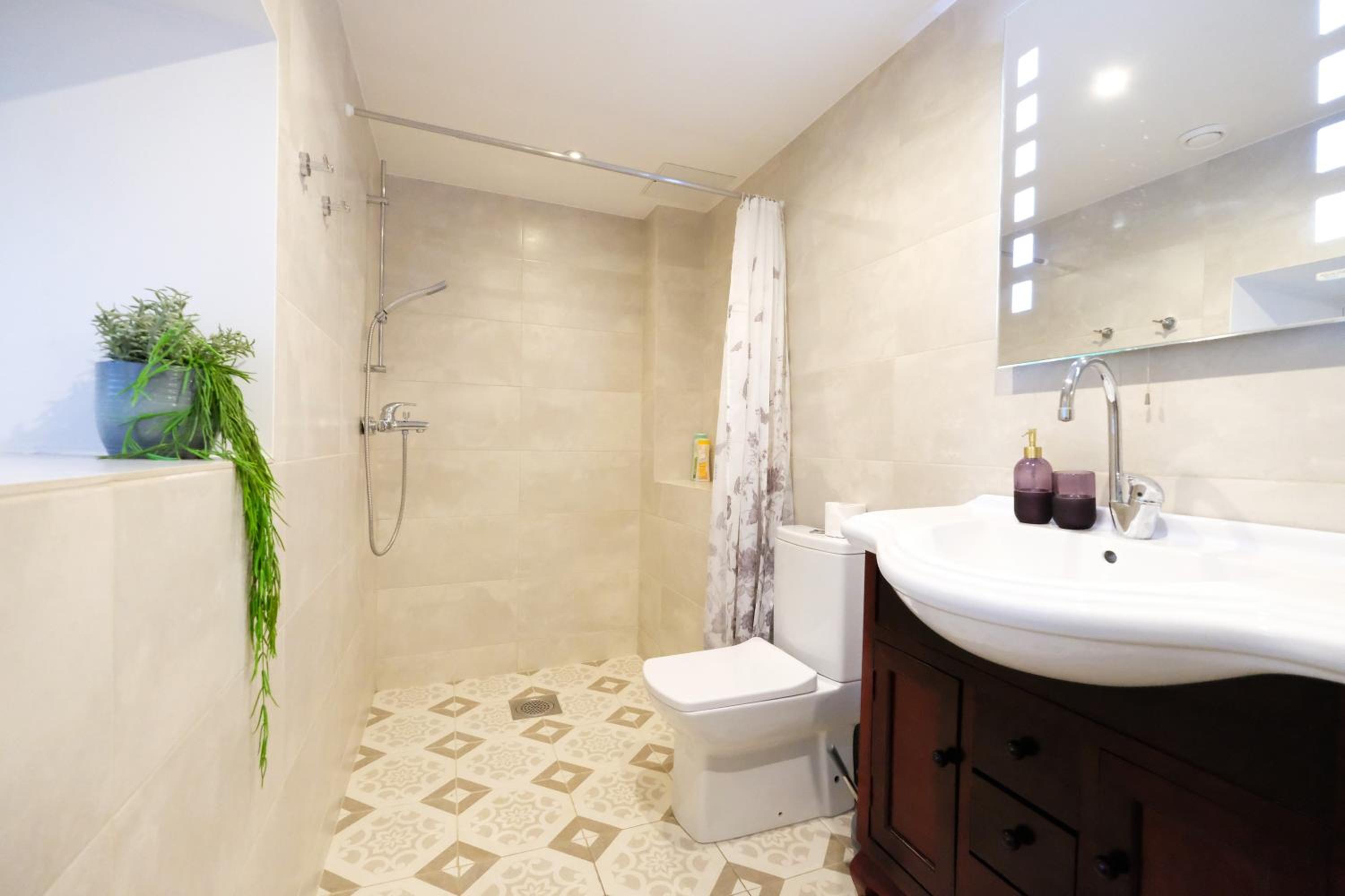 Tallinn Vacations - Tallinn City Apartments - 2 bedroom on Old Town main street Viru - Property Image 3