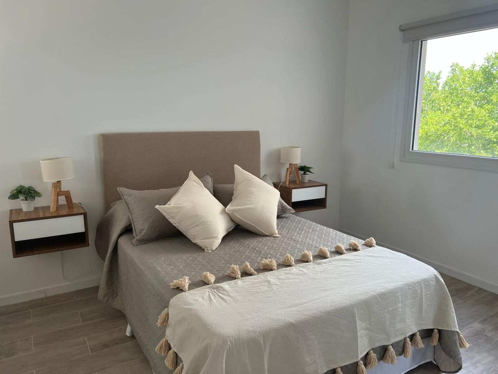 Hotel Departamento a metros del parque 3ro C - Image 1