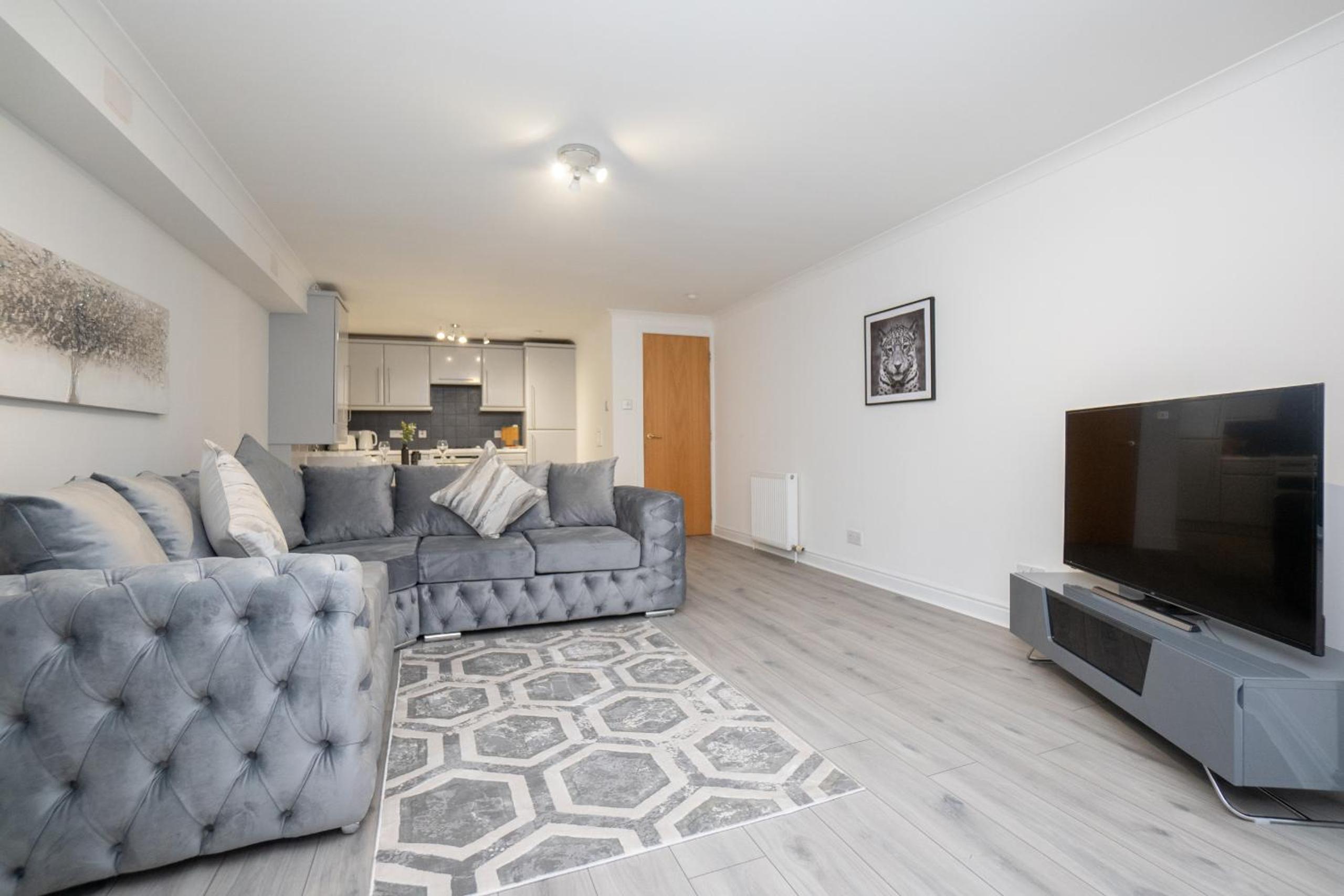Panacotta House - SJA Stays - Modern 1 Bed Apartment view 2