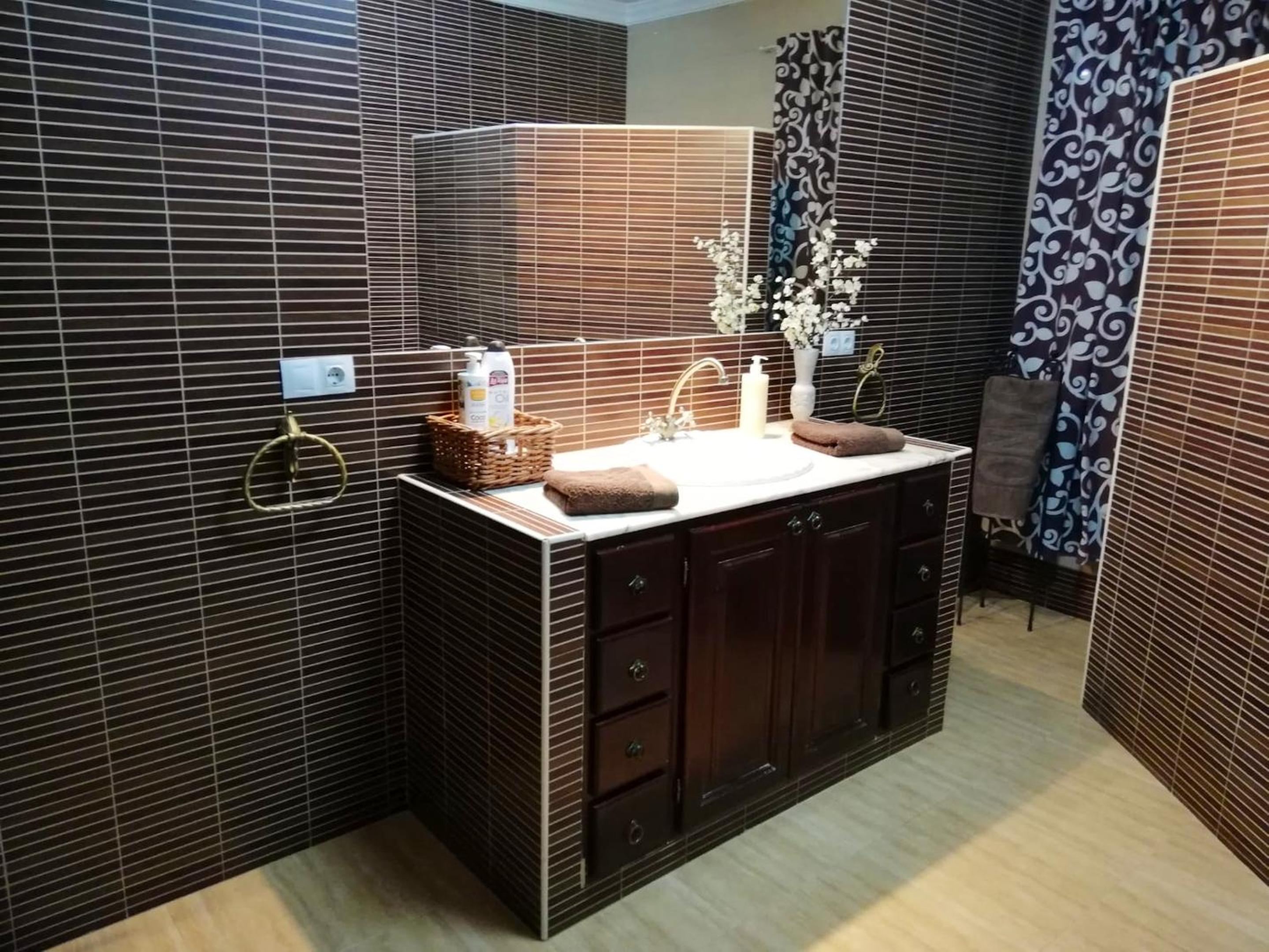 Spacious Villa with Private Pool, Mountain View, in Ubriquea