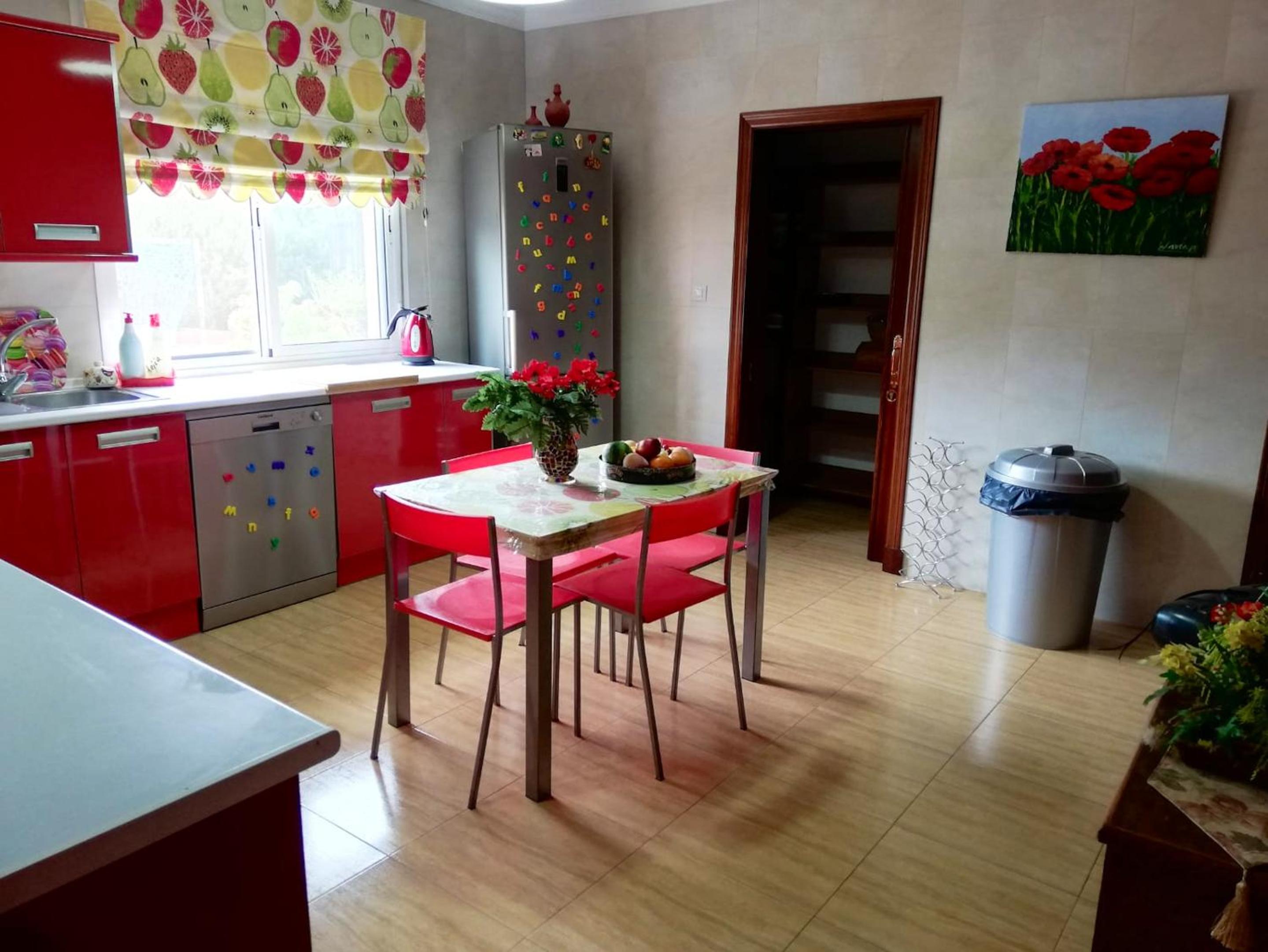 Spacious Villa with Private Pool, Mountain View, in Ubriquea