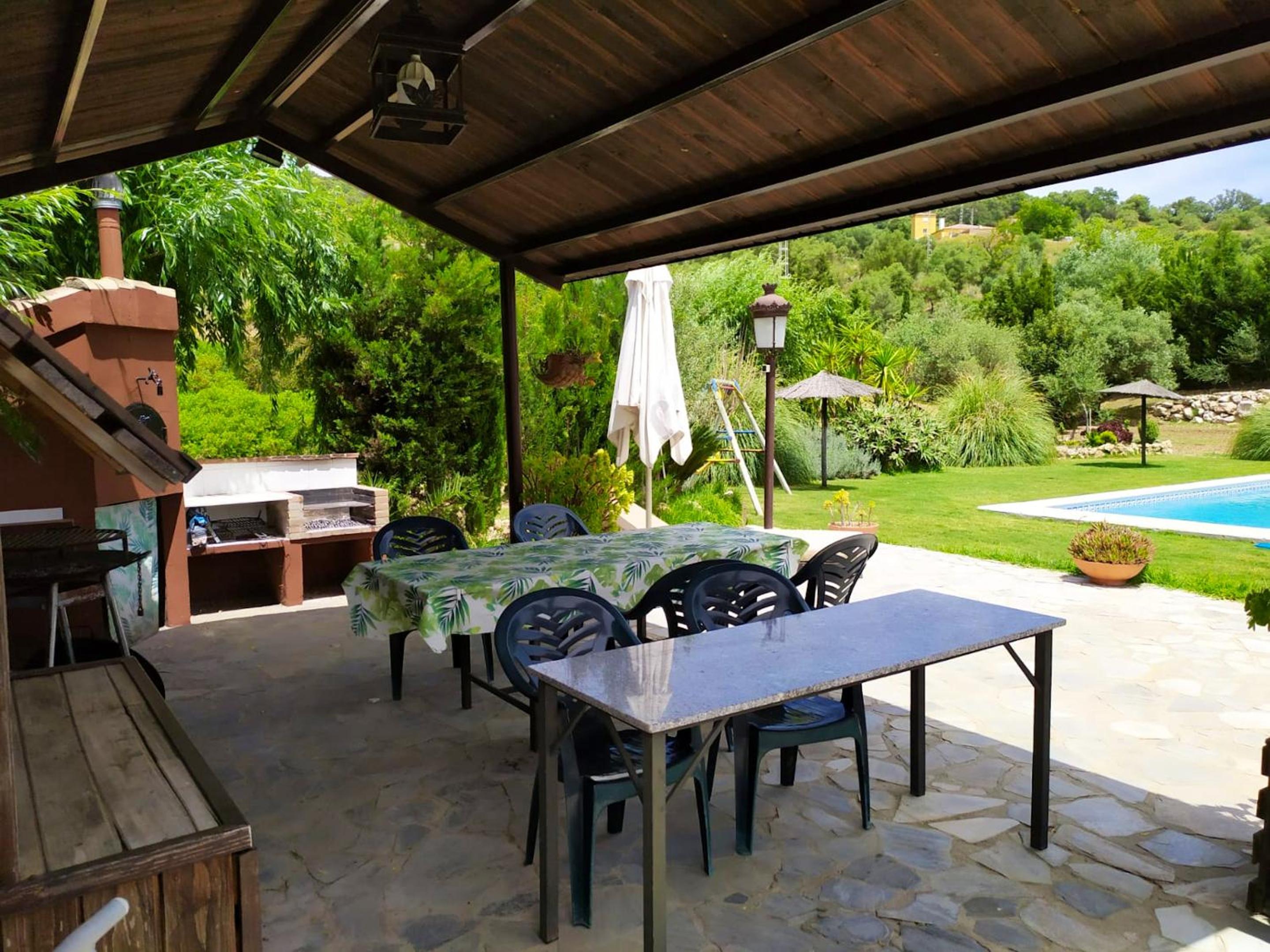 Spacious Villa with Private Pool, Mountain View, in Ubriquea
