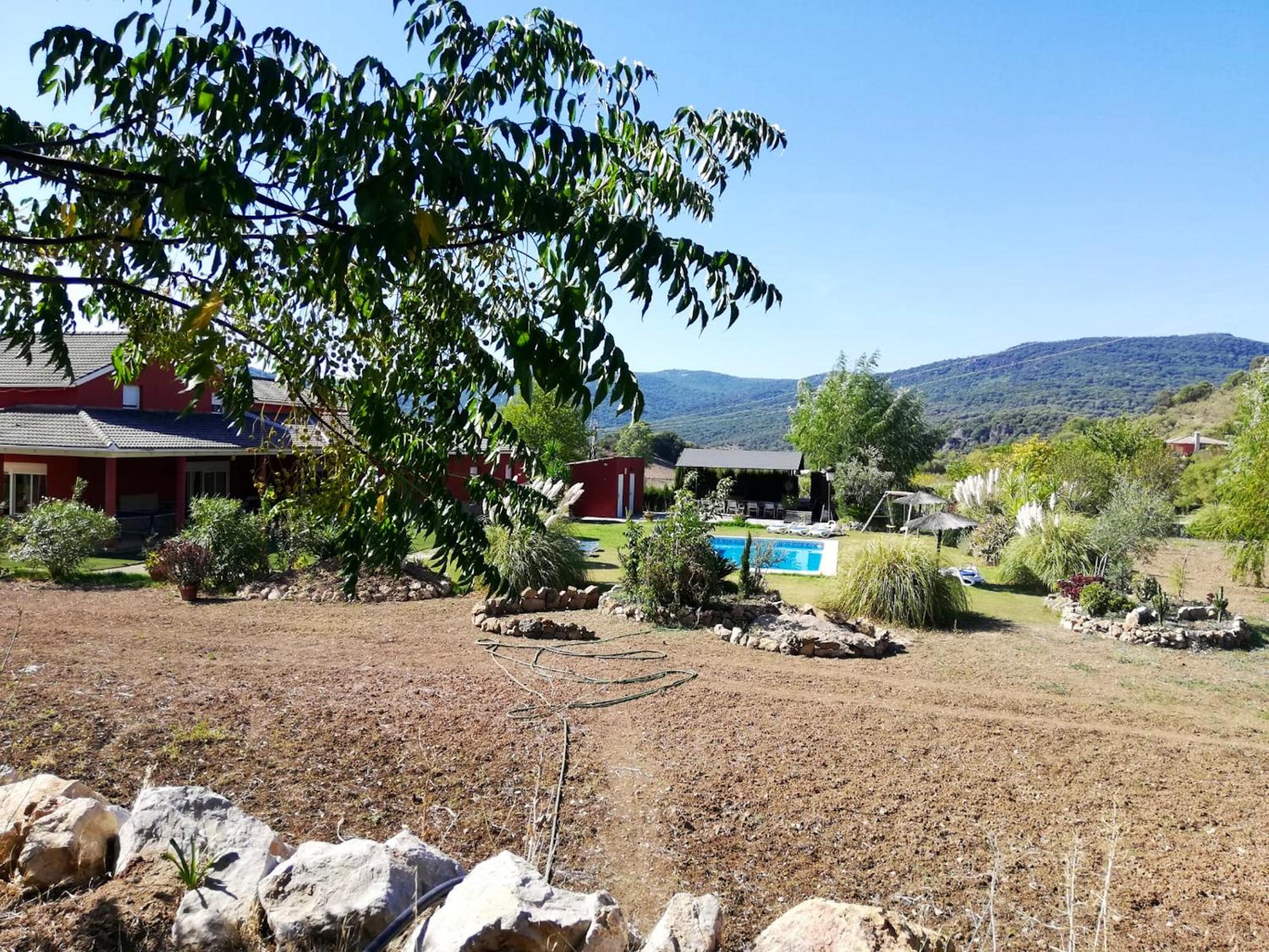 Spacious Villa with Private Pool, Mountain View, in Ubriquea