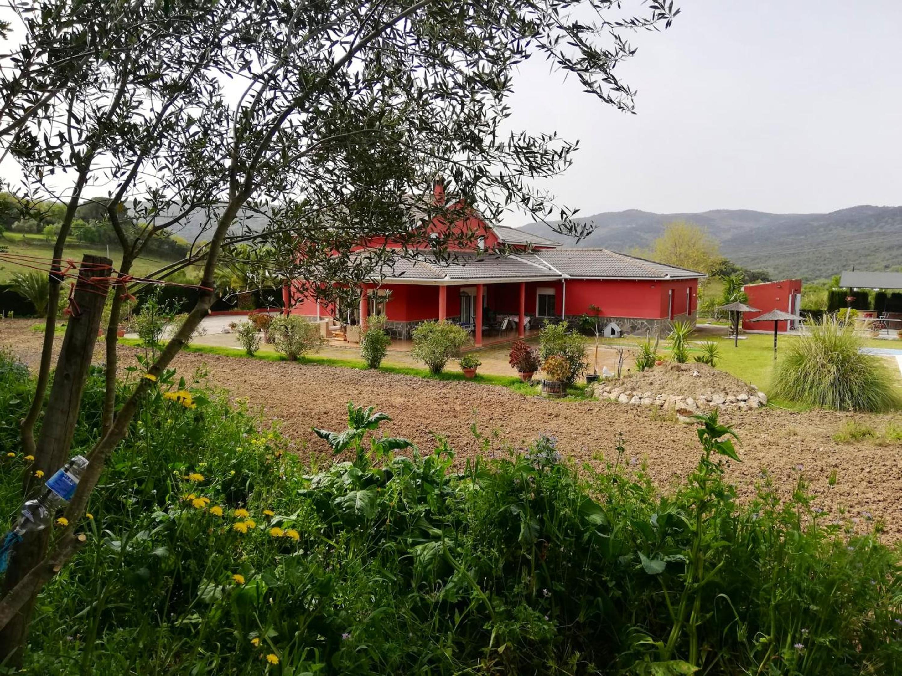 Spacious Villa with Private Pool, Mountain View, in Ubriquea
