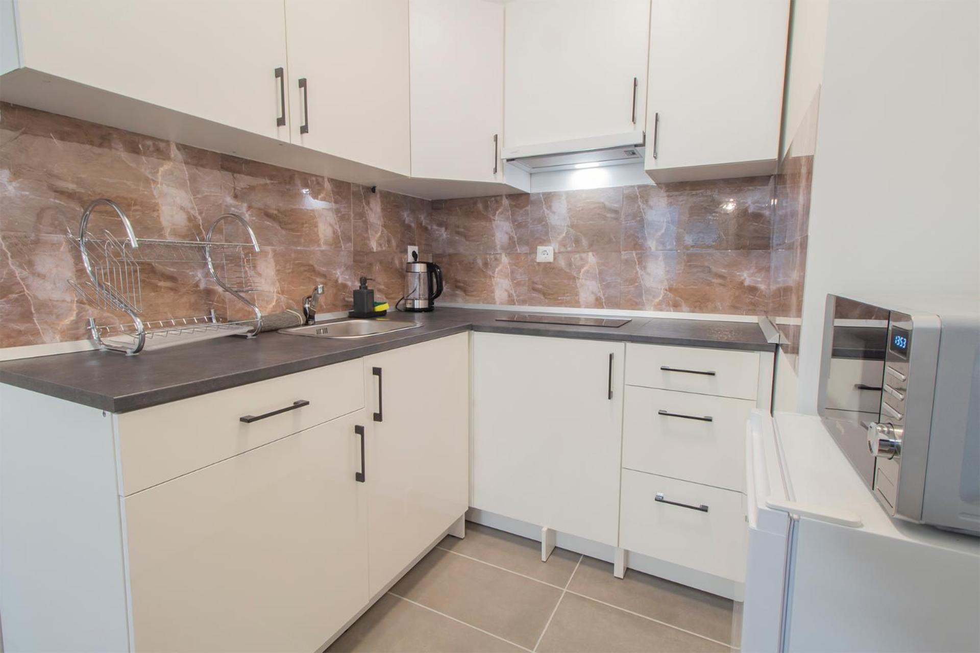 Corvin Modern Suite