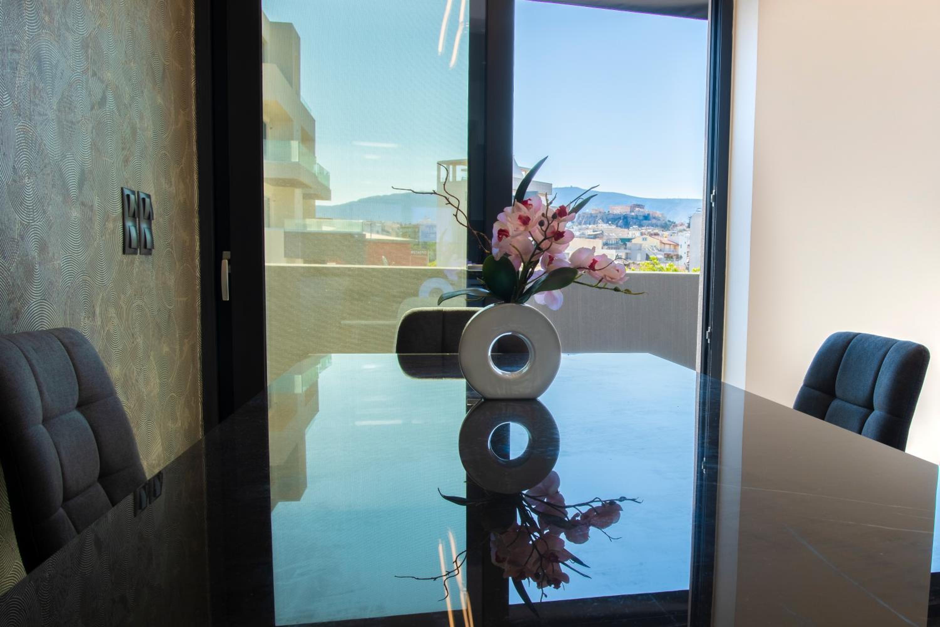 Iris Penthouse - Luxury Acropolis View and Jacuzzi