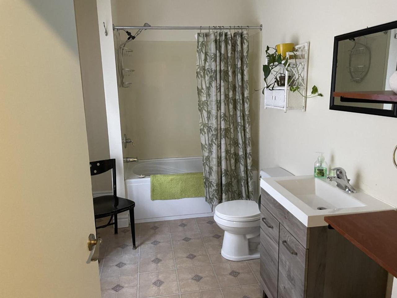 Trois-rivieres Vacations - Auberge du Monde - Property Image 10