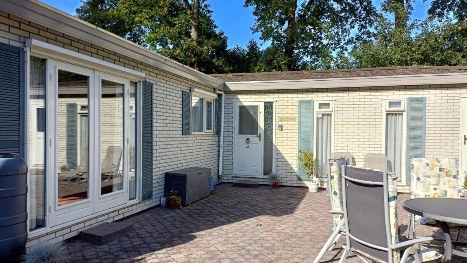 Chalet 42 'Vuursteenberg' Bospark IJsselheide Zwolle Hattemerbroek view 2