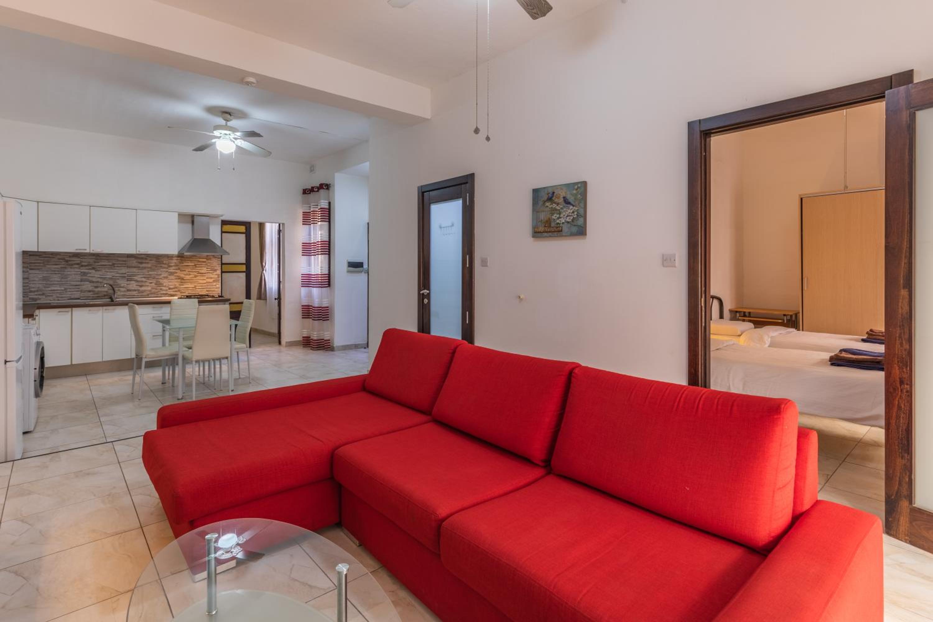 Apartment in Three Cities Near Valletta Ferry view 4