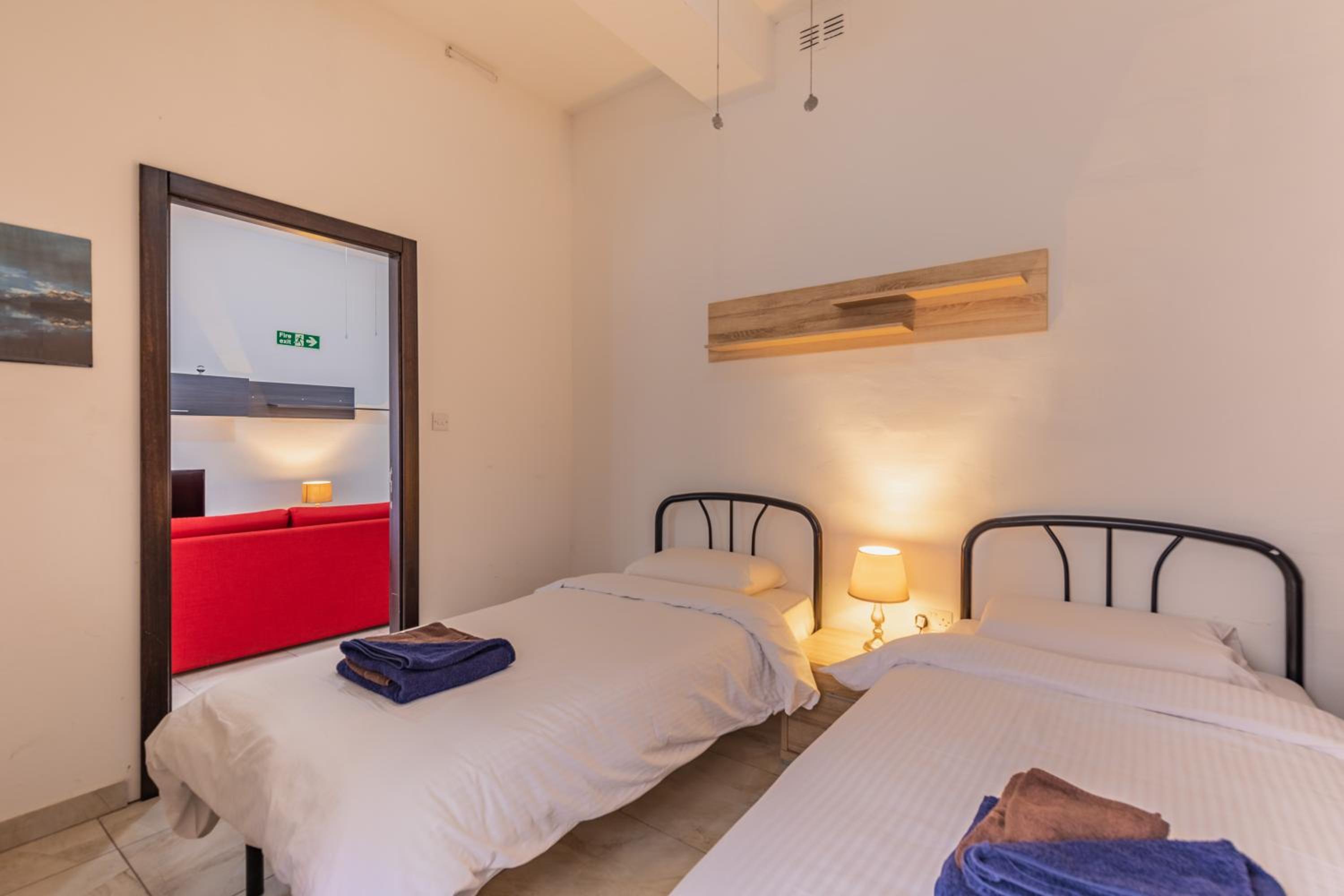Apartment in Three Cities Near Valletta Ferry view 5