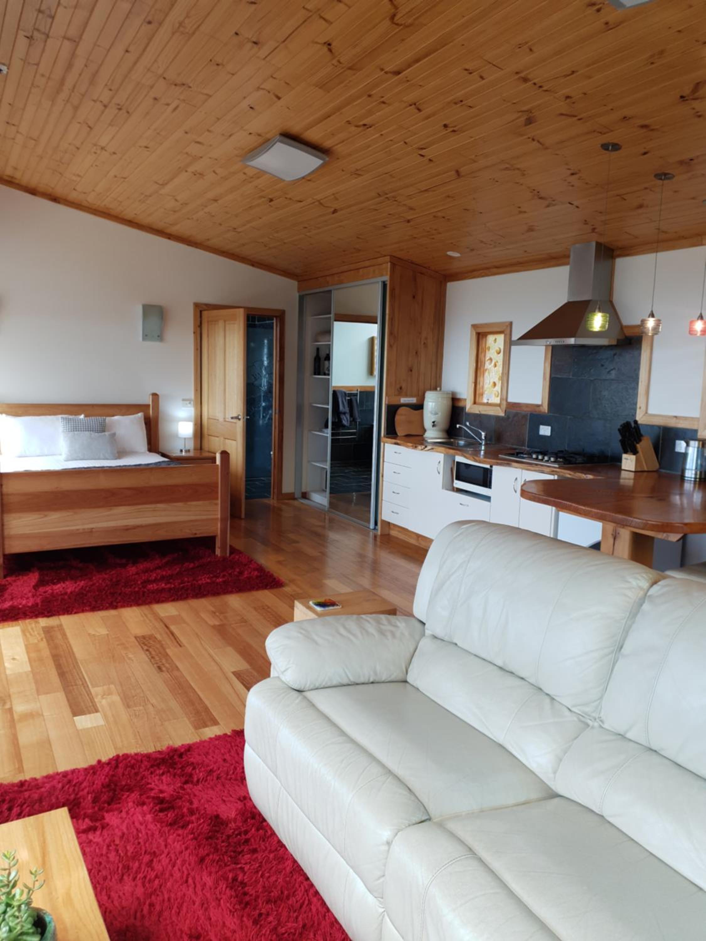 Woodbridge Hill Hideaway