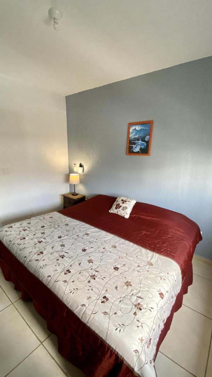 Casa nueva con 3 recamaras y a un lado de alberca