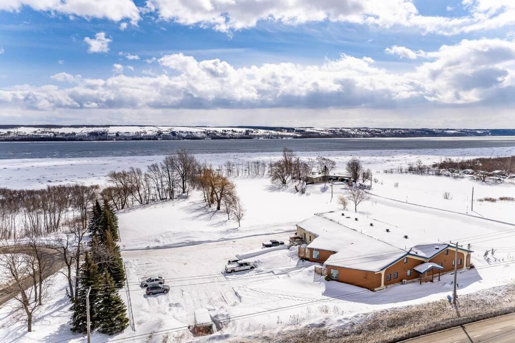 Nouveau - Bord de fleuve, Mont Sainte-Anne et + !