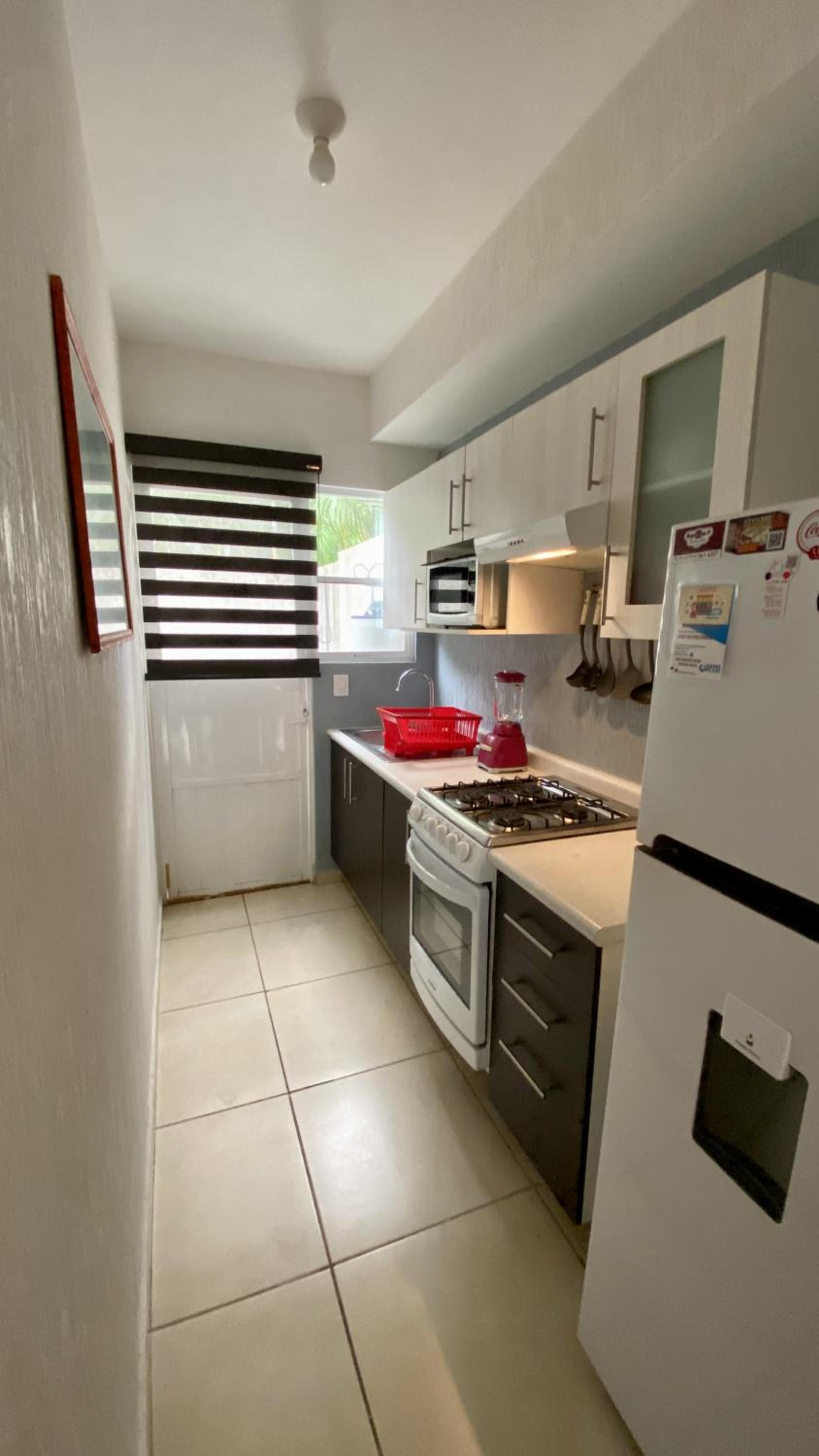 Casa nueva con 3 recamaras y a un lado de alberca