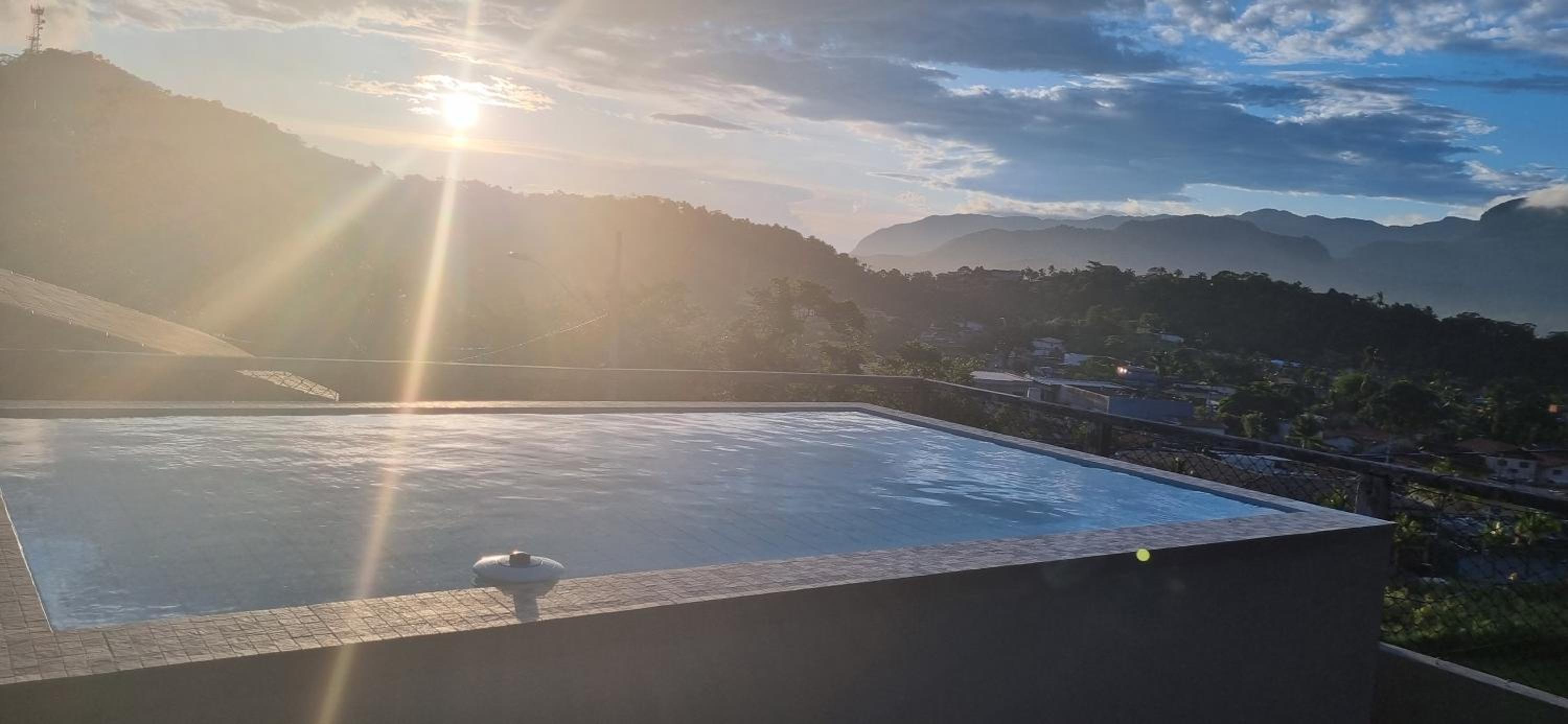Suite completa Ilhabela - com varanda e vista panorâmica