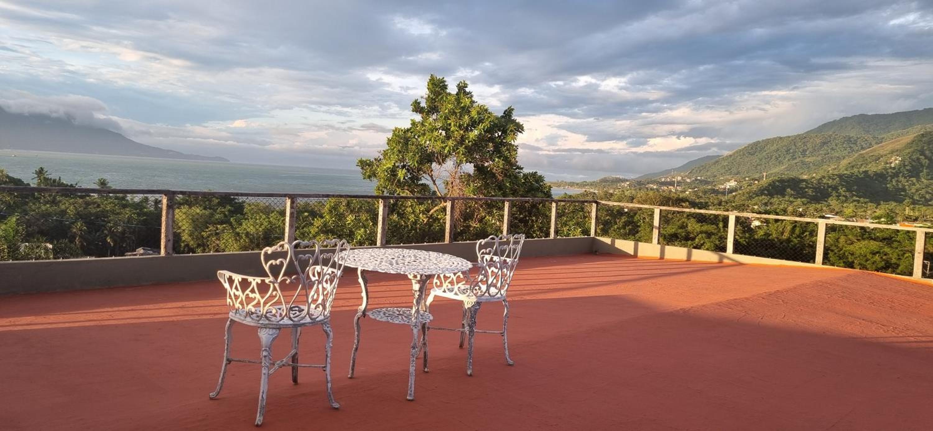 Suite completa Ilhabela - com varanda e vista panorâmica