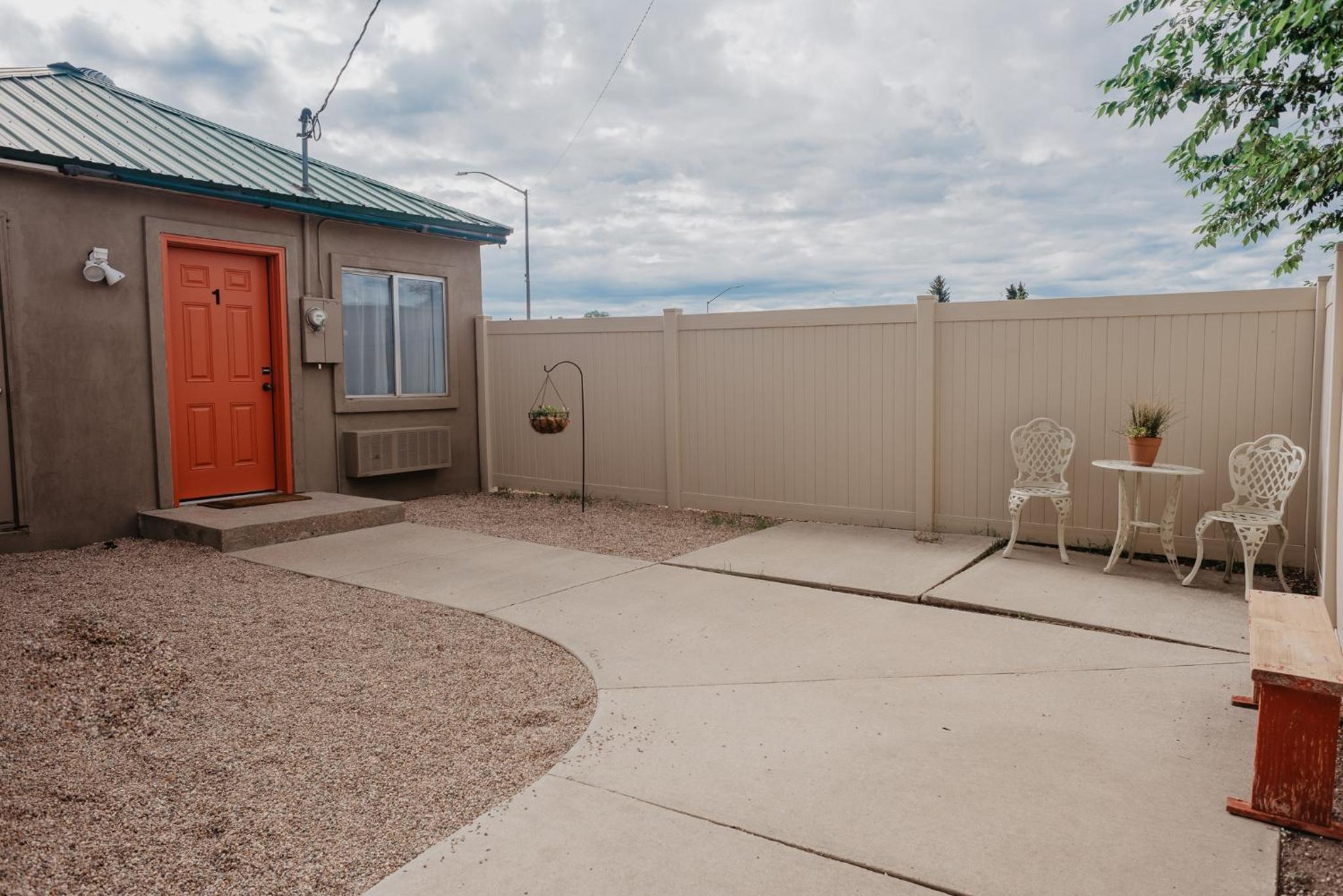 Lamplighter Lodge