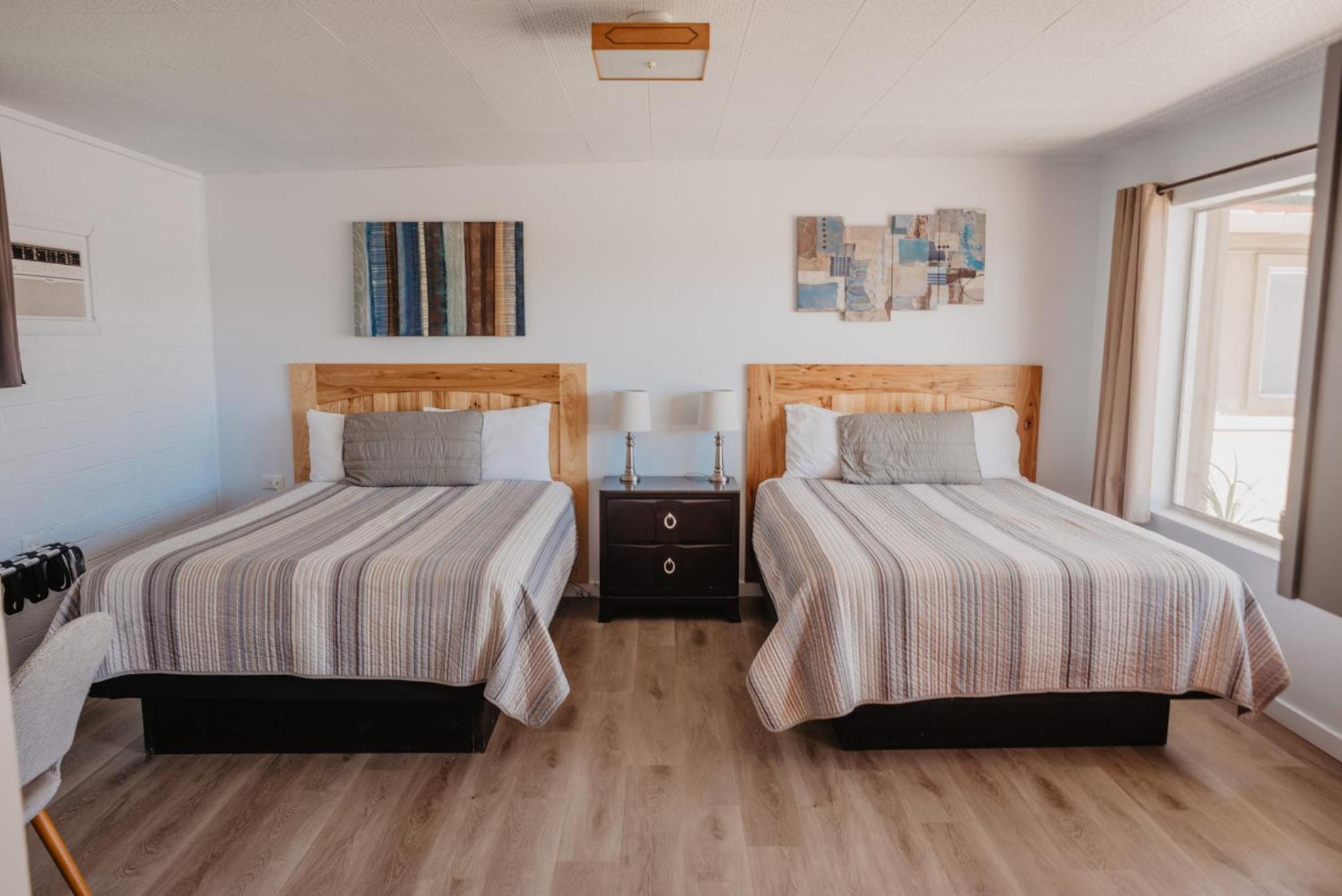 Lamplighter Lodge
