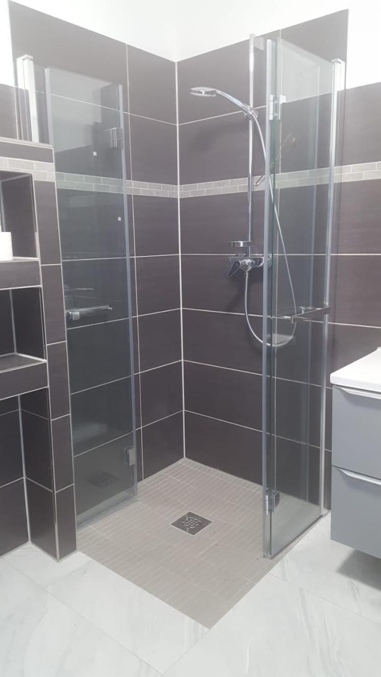 Fully equipped apartment 3 rooms 5 Bed