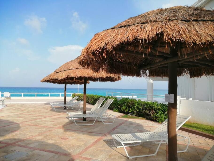 Confortable depa en condominio Frente al Mar!