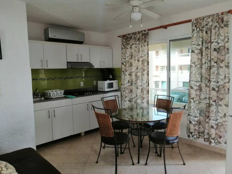 Confortable depa en condominio Frente al Mar!