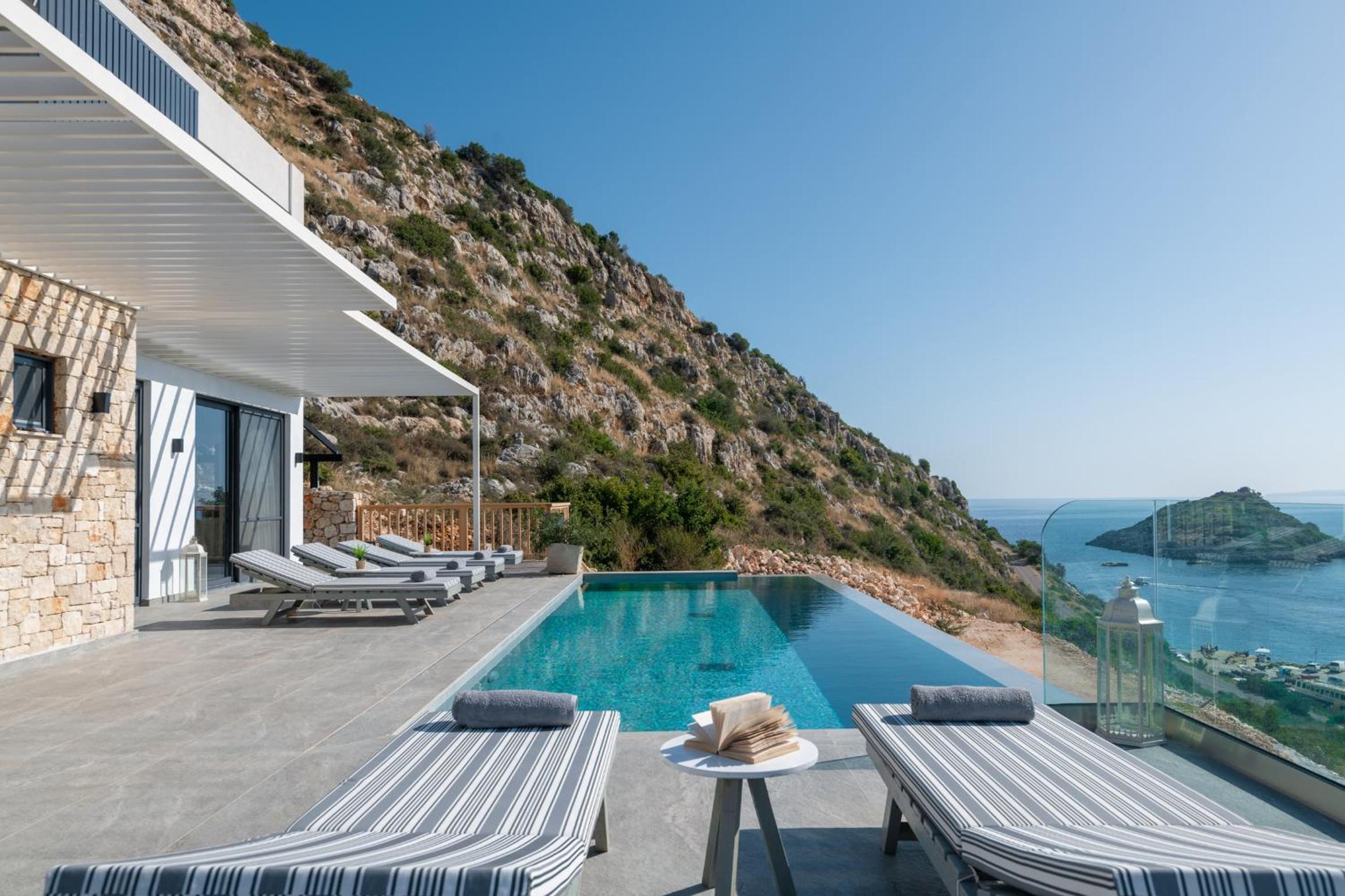 Villa Paganos