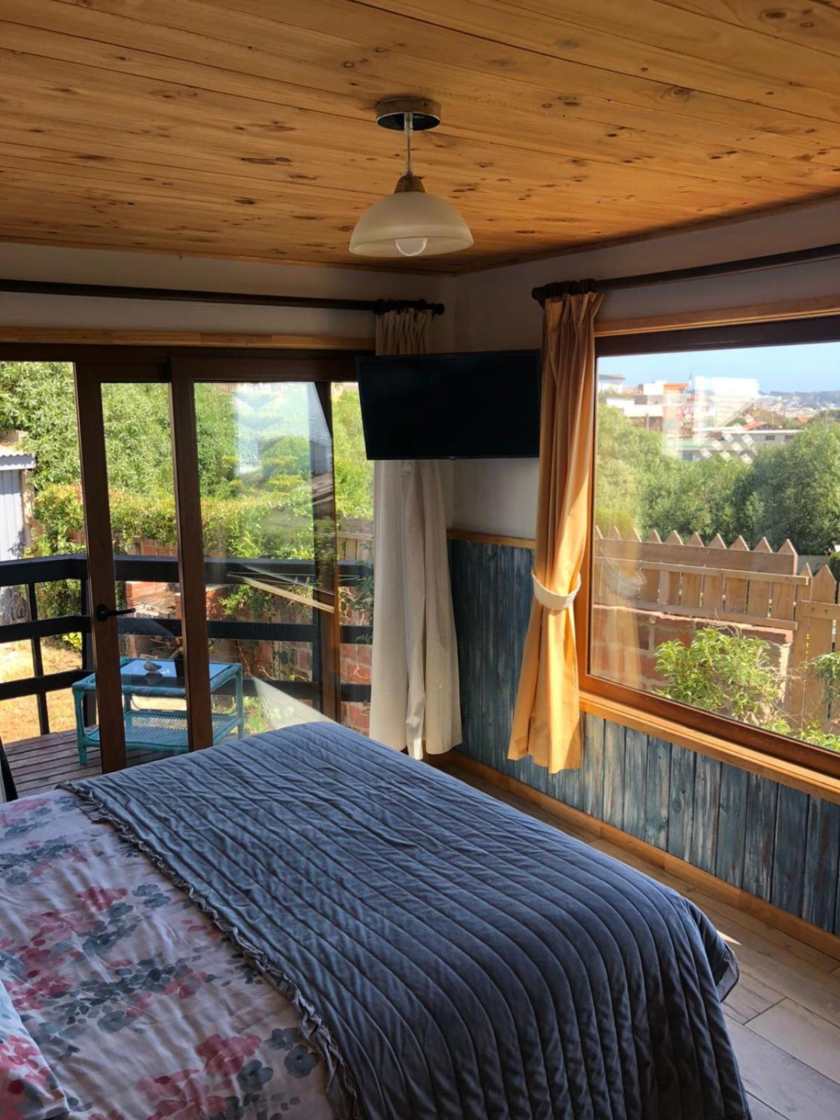 Hostal F