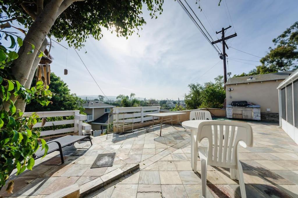 Studio A mile from the best south Bay Beach