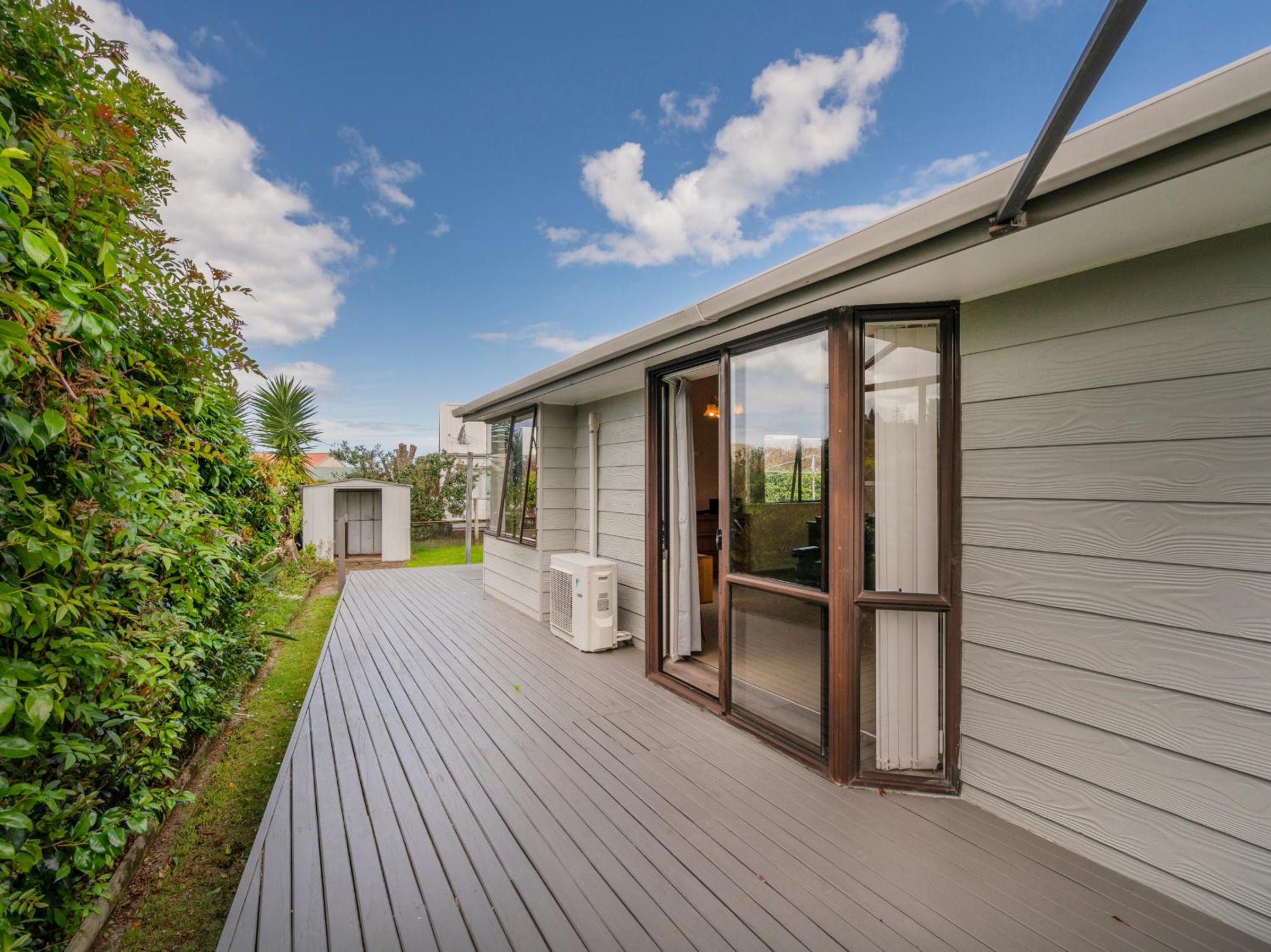 Treasure on Chestnut - Tairua Holiday Home view 3