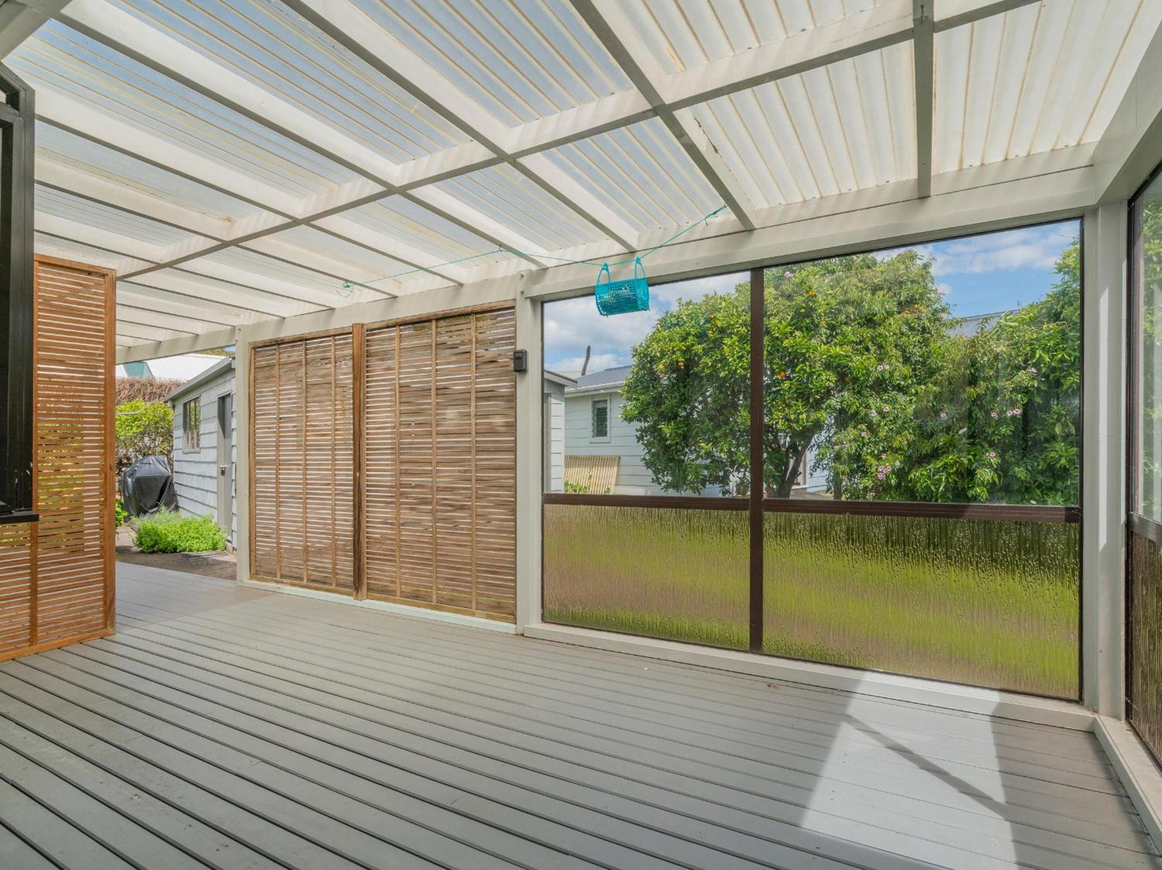 Treasure on Chestnut - Tairua Holiday Home view 4