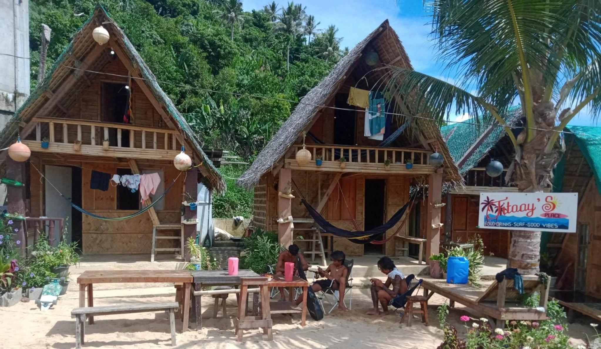 Titaays Surfers Inn