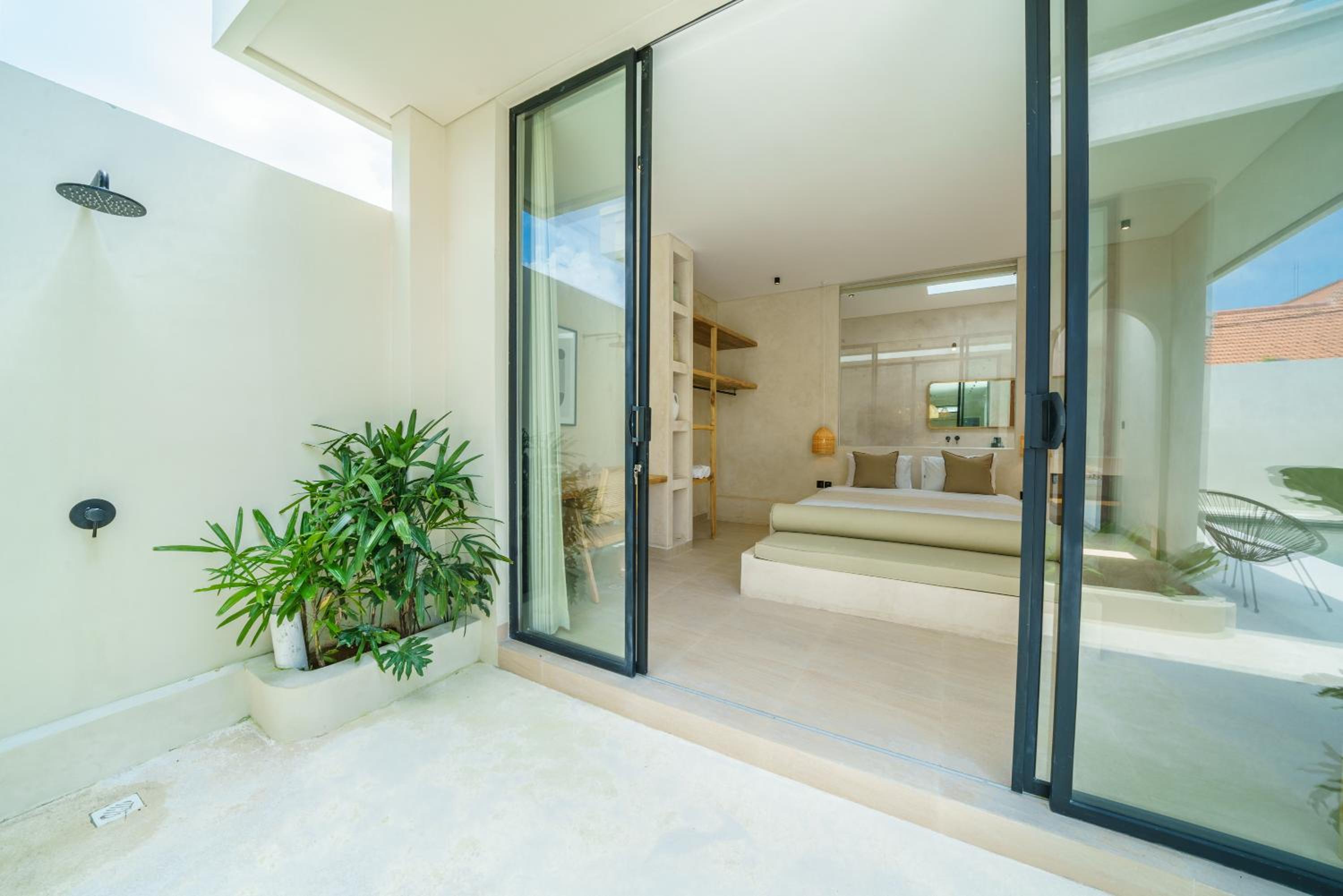 Villa Leros - Modern Chic 2BR Mediterranean Villa in Canggu!