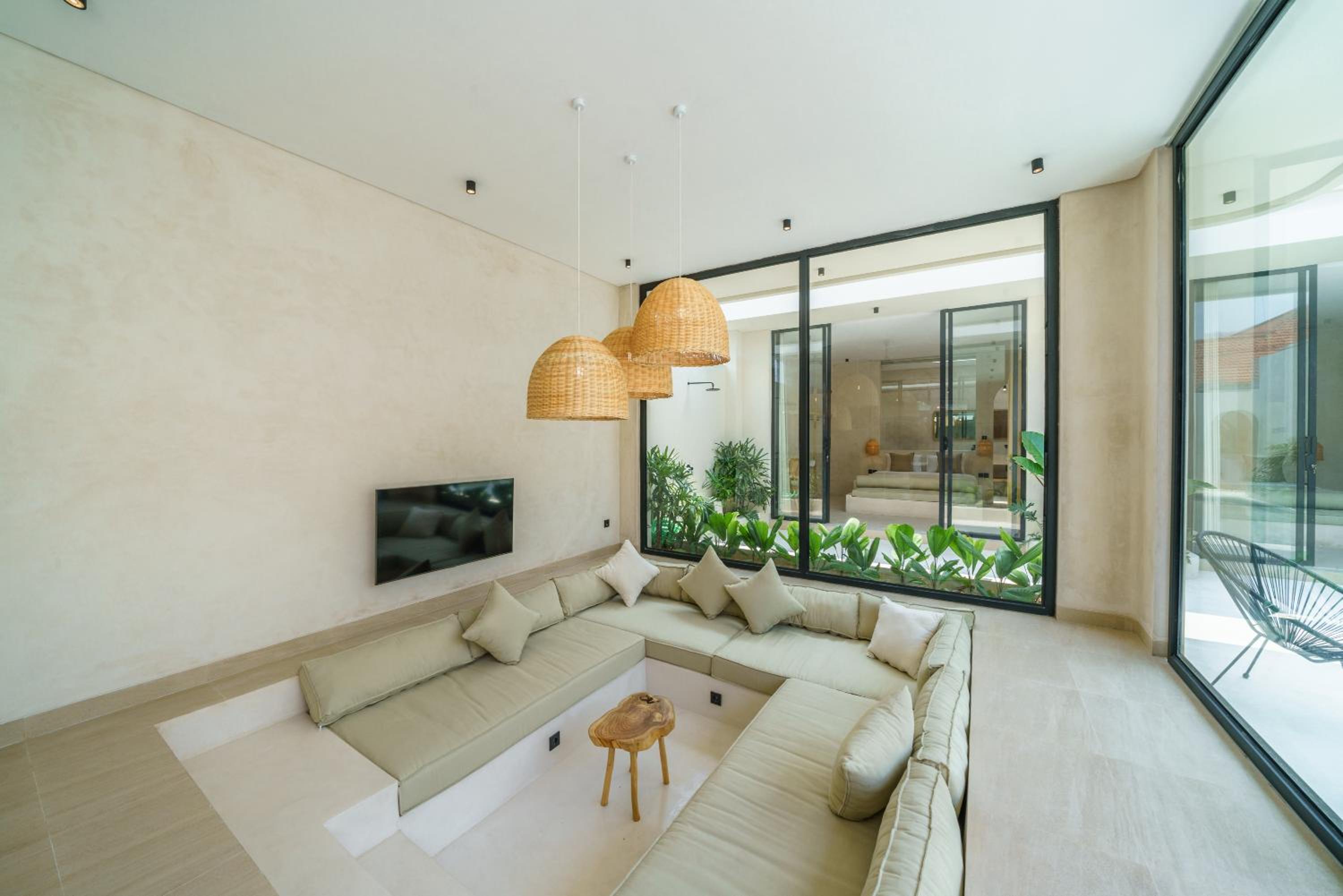 Villa Leros - Modern Chic 2BR Mediterranean Villa in Canggu!