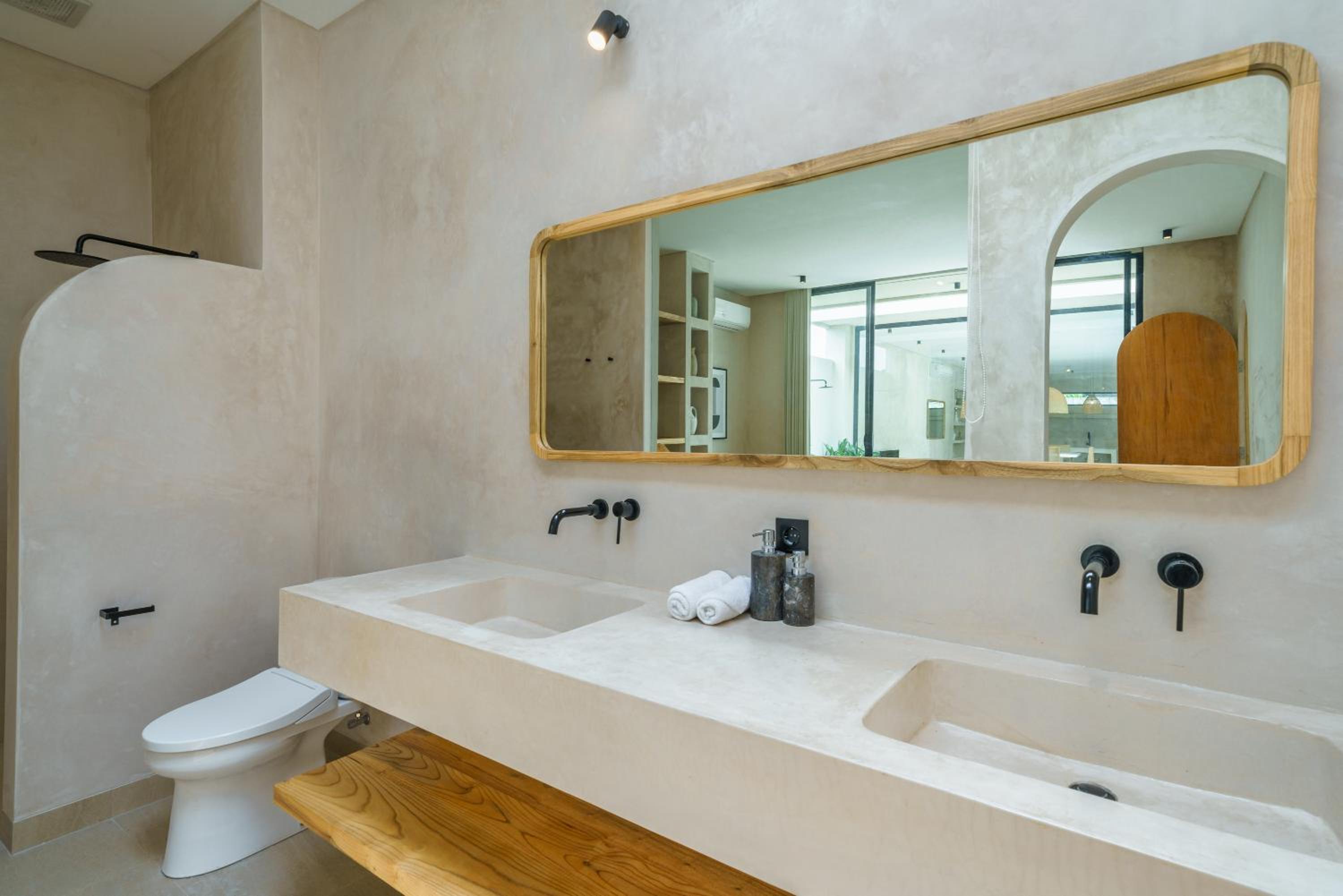Villa Leros - Modern Chic 2BR Mediterranean Villa in Canggu!