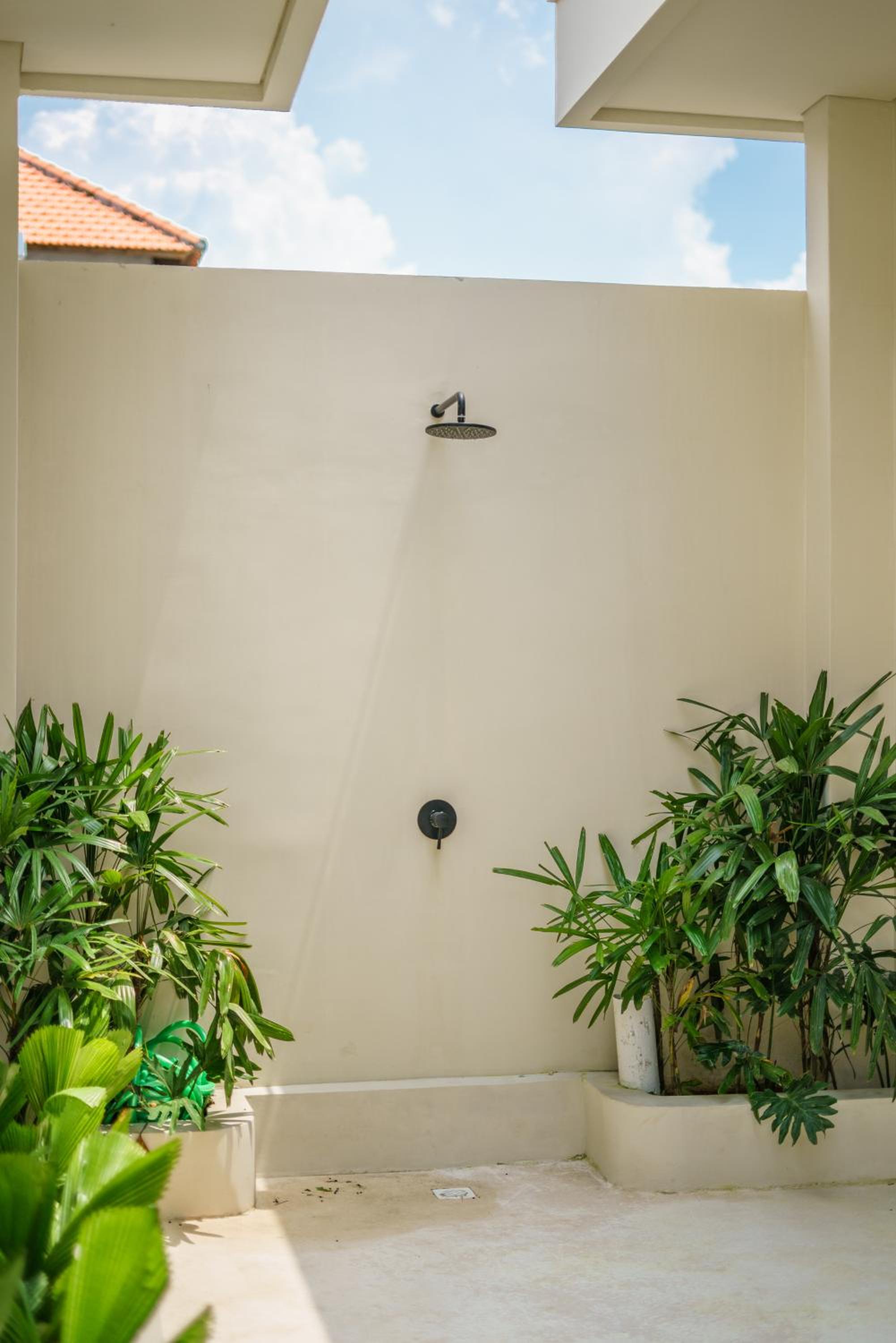 Villa Leros - Modern Chic 2BR Mediterranean Villa in Canggu!