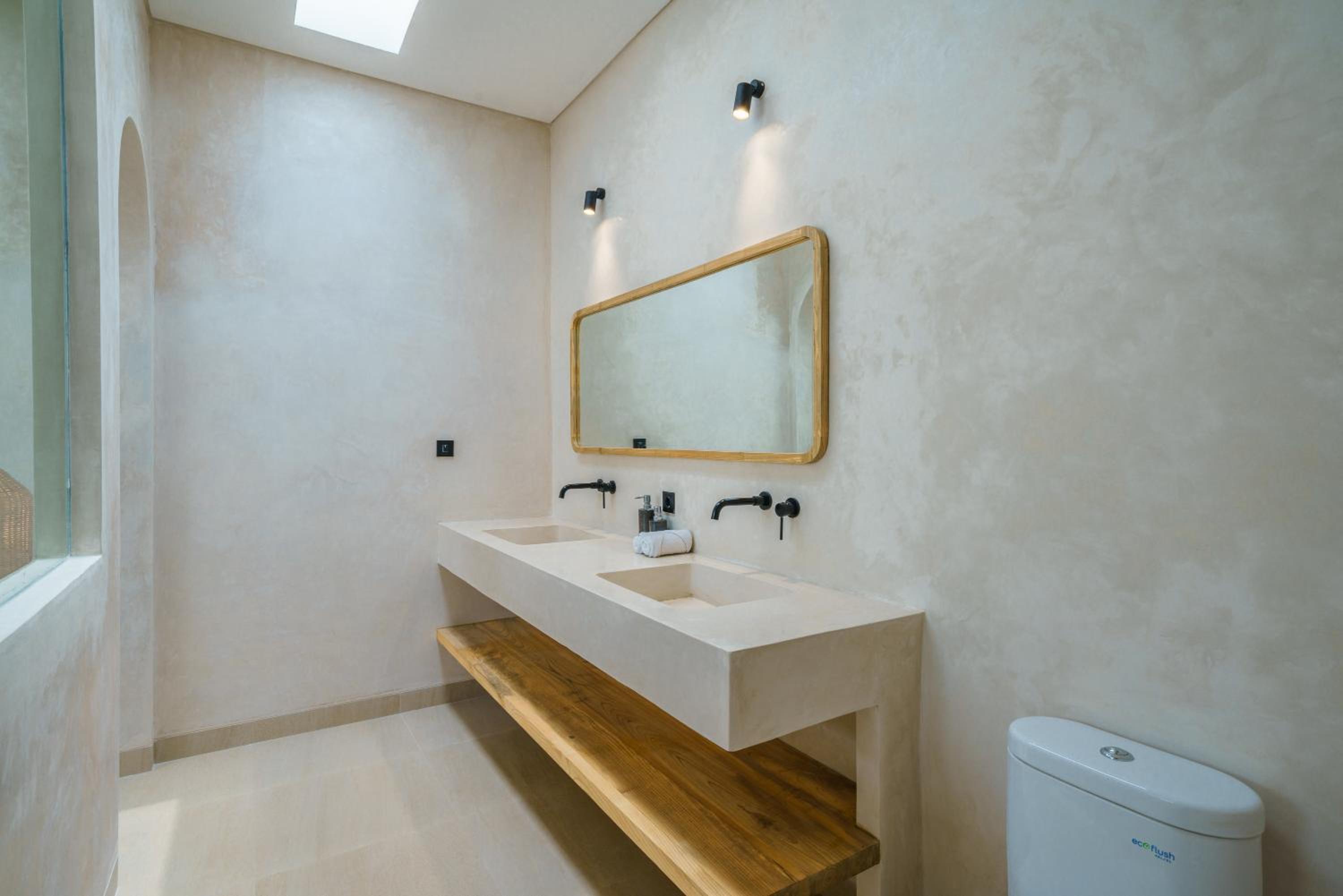 Villa Leros - Modern Chic 2BR Mediterranean Villa in Canggu!