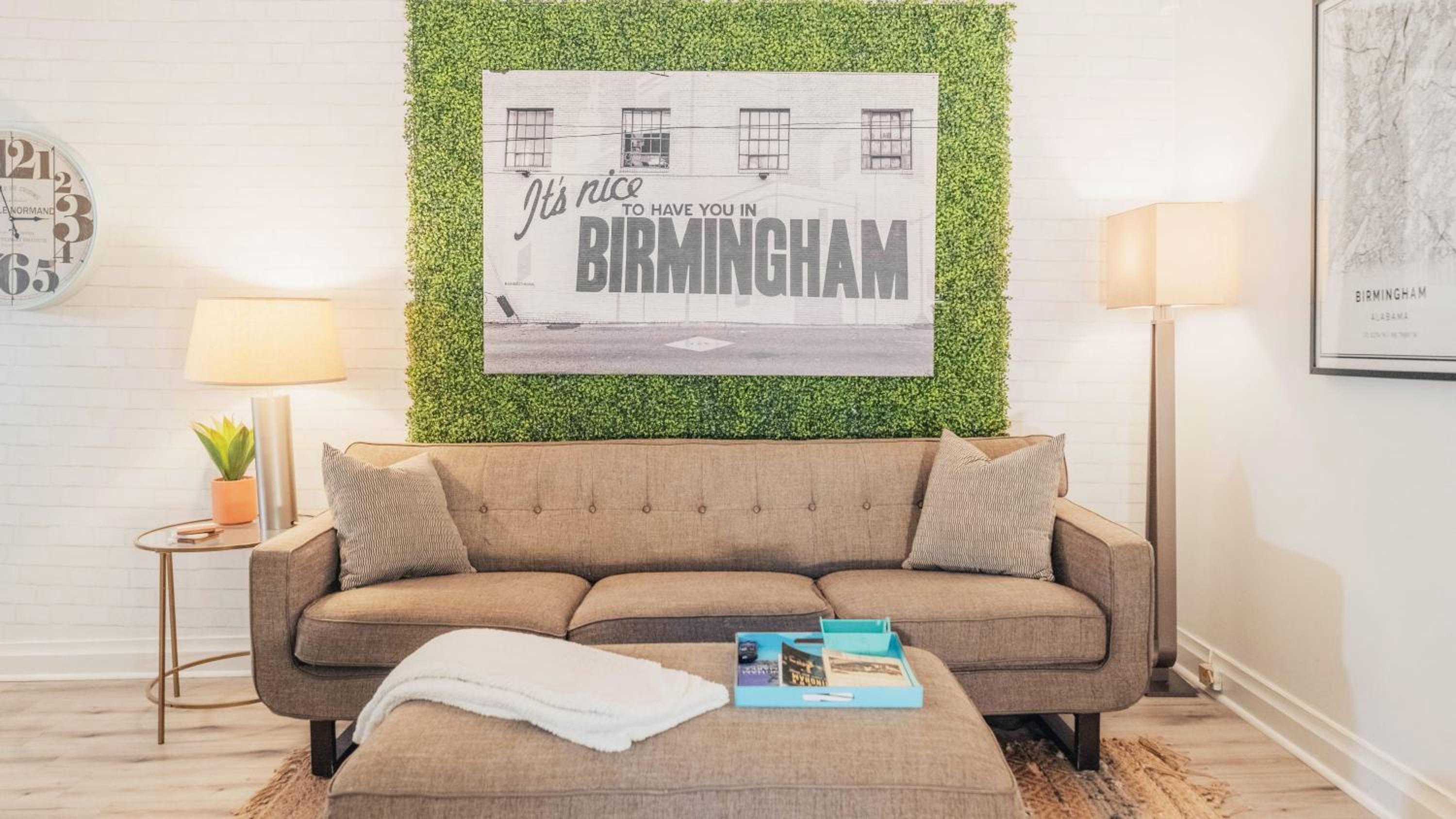 1 mile from UAB Hospitals Amenities Galore And King Bed view 2