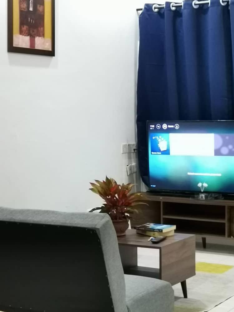 UIA Younee Kuantan Homestay 3R2B 9pax 5 min to town