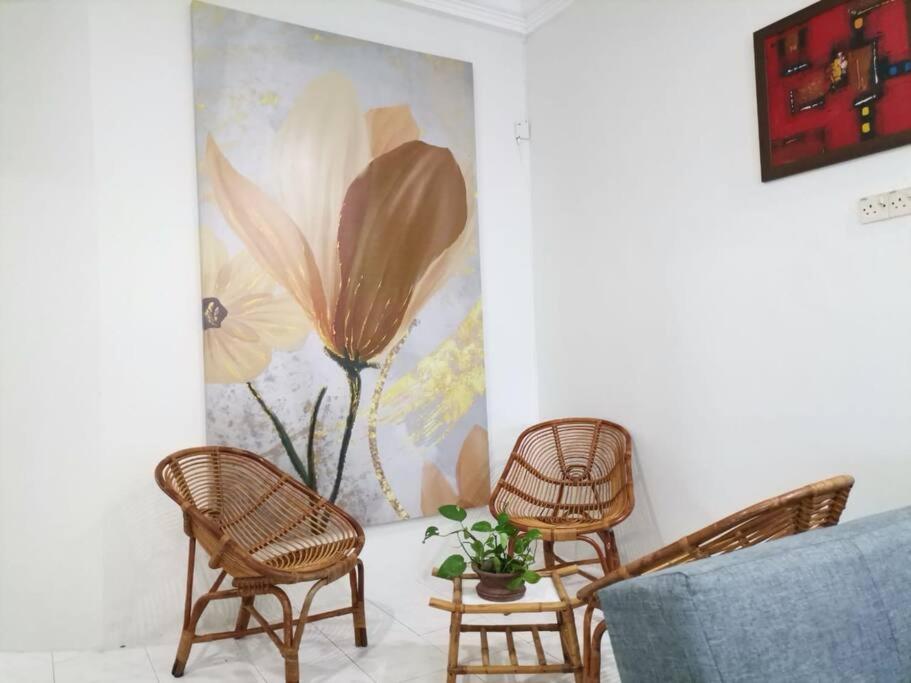 UIA Younee Kuantan Homestay 3R2B 9pax 5 min to town photo 2