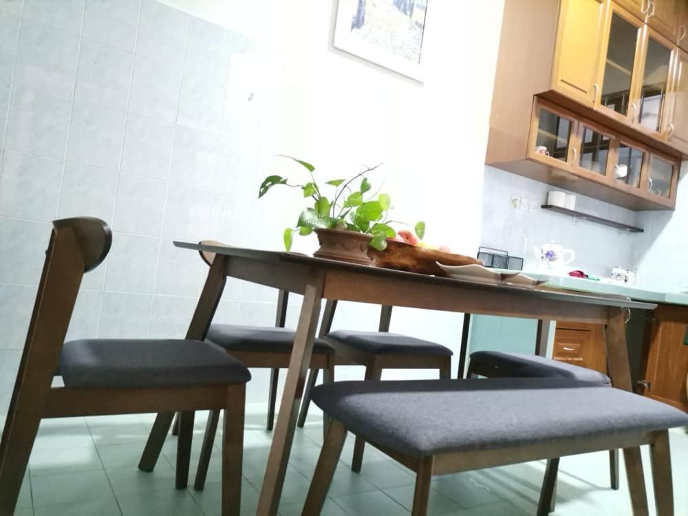 UIA Younee Kuantan Homestay 3R2B 9pax 5 min to town photo 4