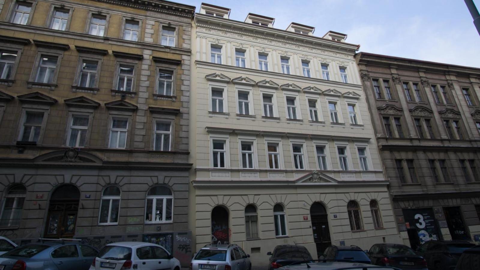 Apartment CONTINENTS nearby Main Train and Bus Station