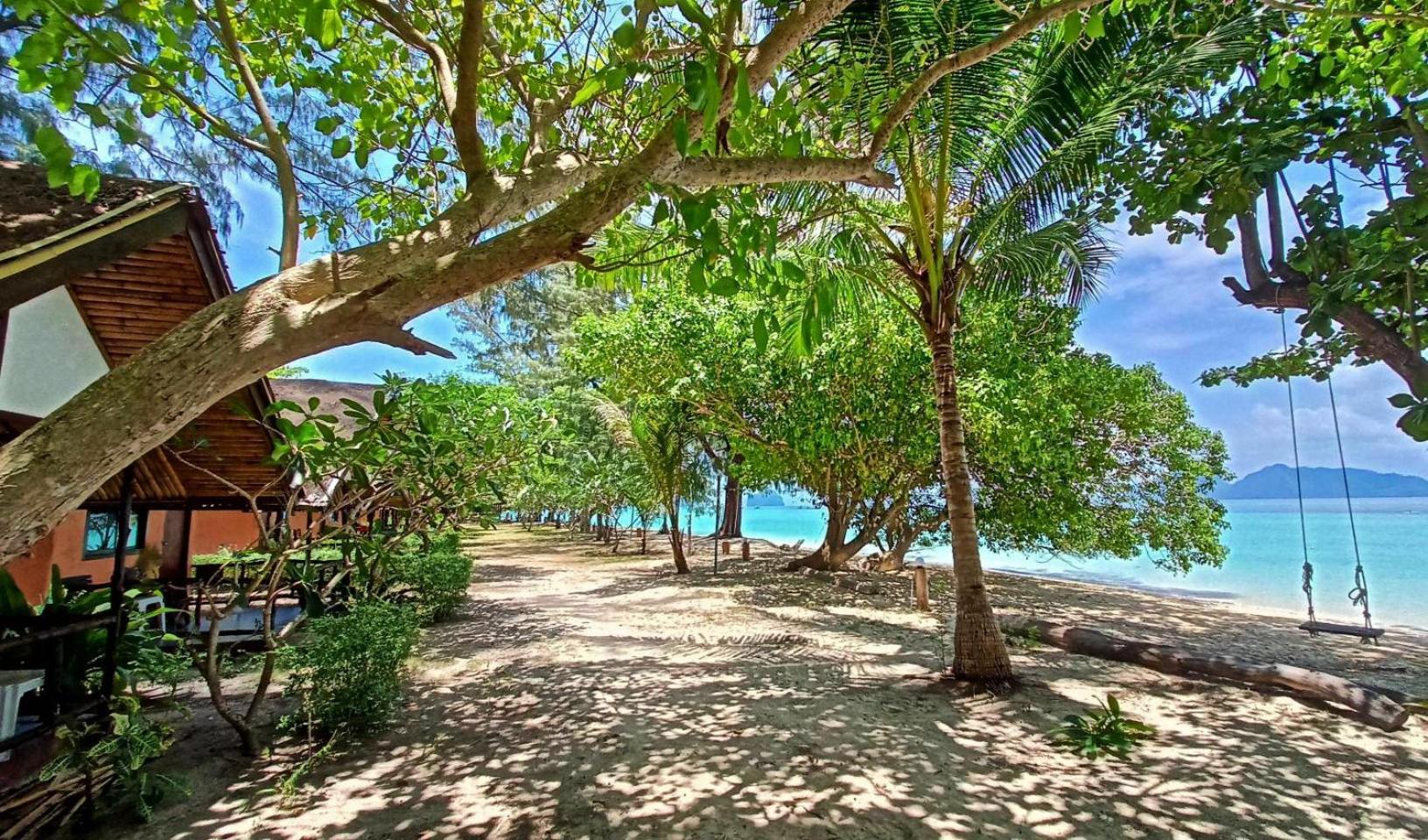Kradan Beach Resort
