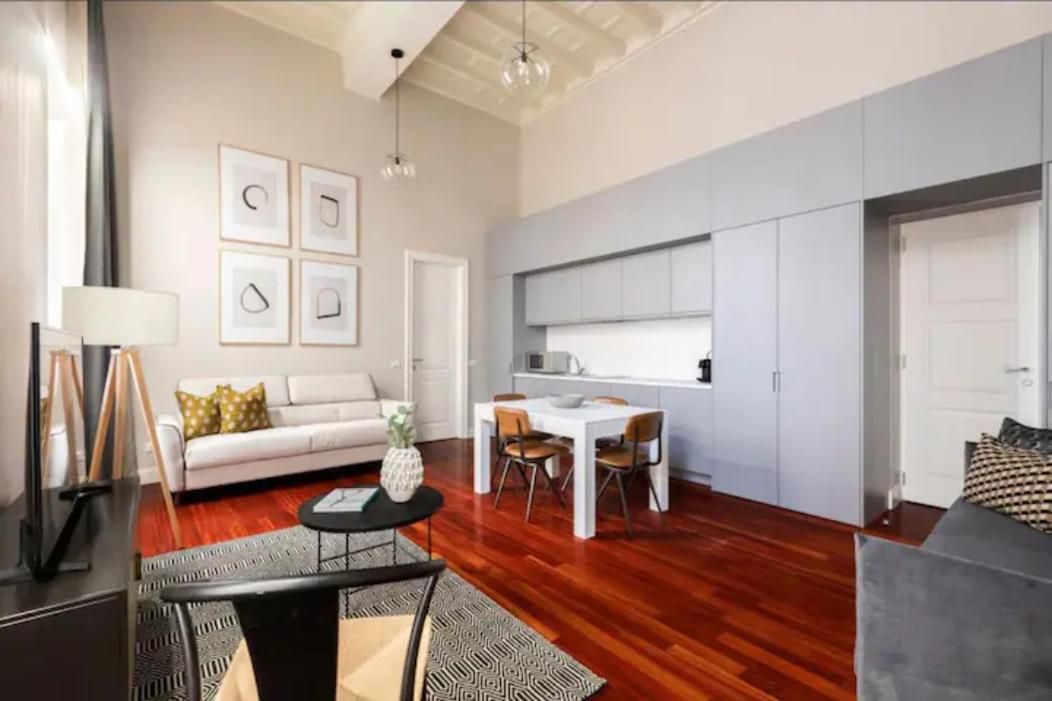 Croce Apartments en Rome — hotel room