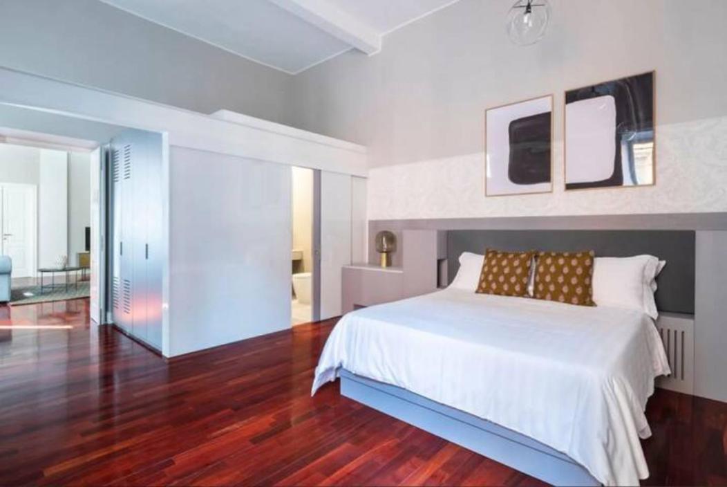 Croce Apartments en Rome — hotel room