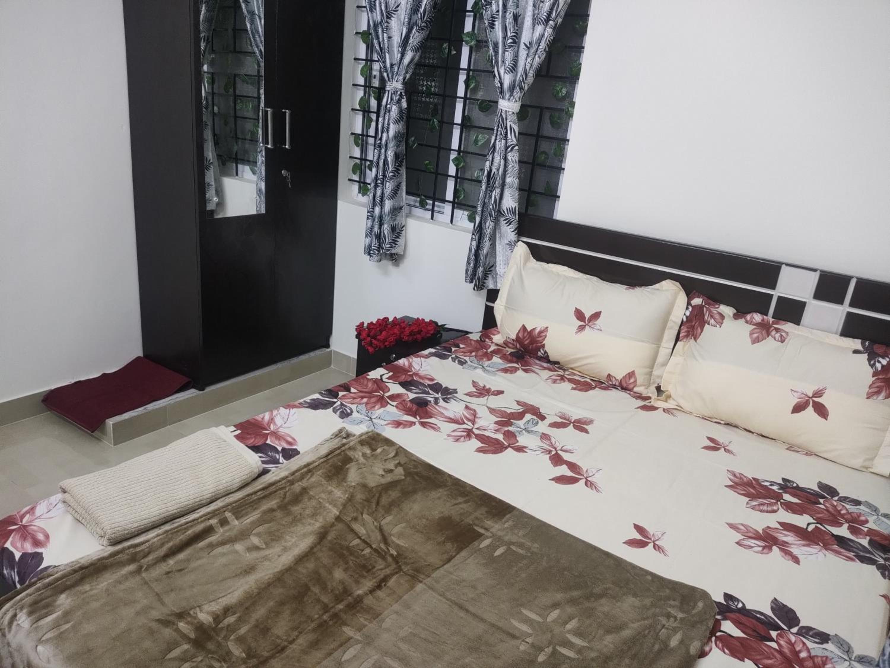 1bhk home available for short and long stays view 4