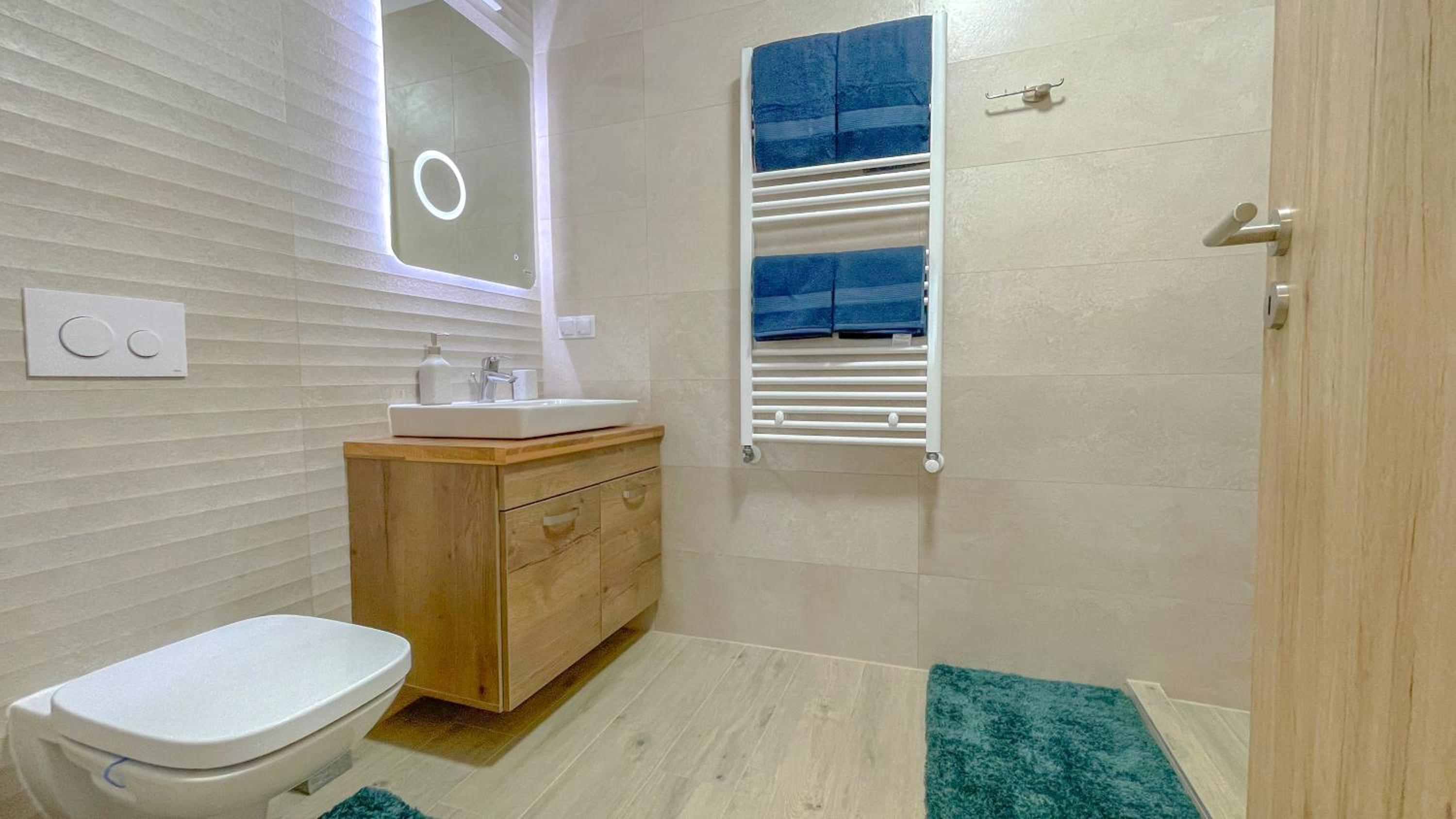 DreamView Apartment with private parking