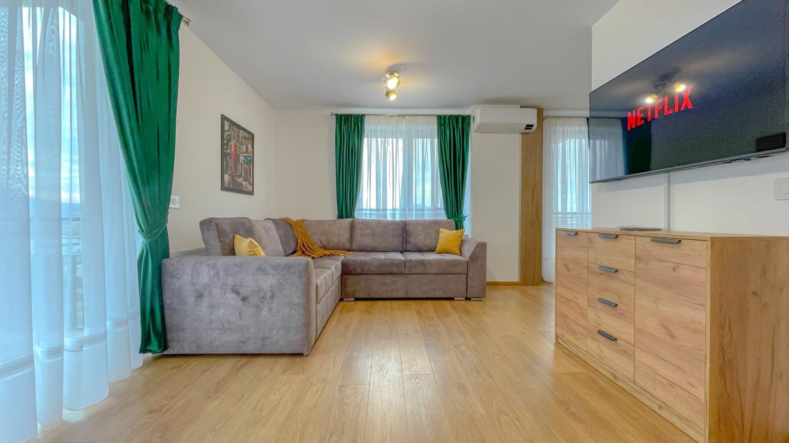DreamView Apartment with private parking