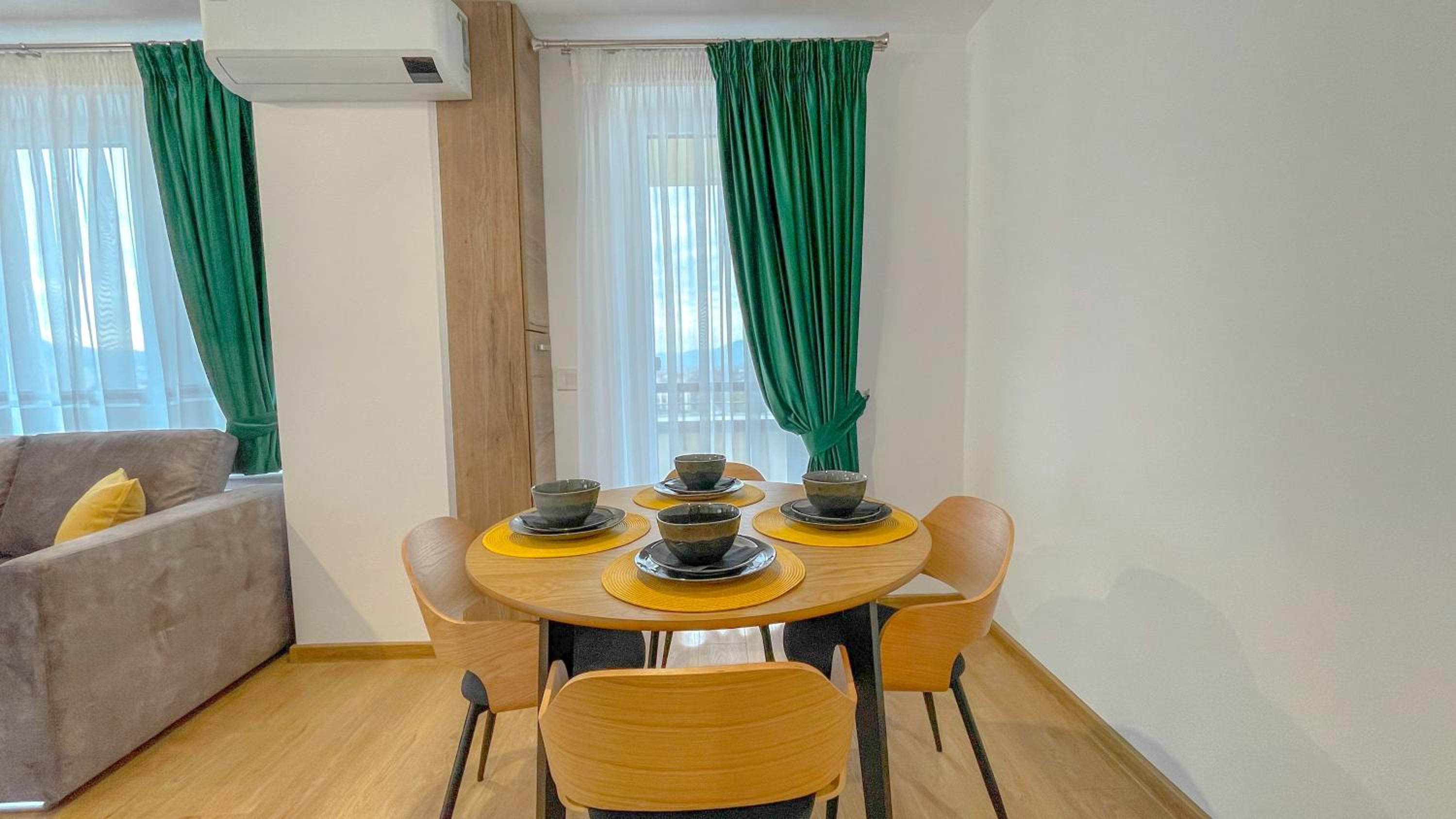 DreamView Apartment with private parking