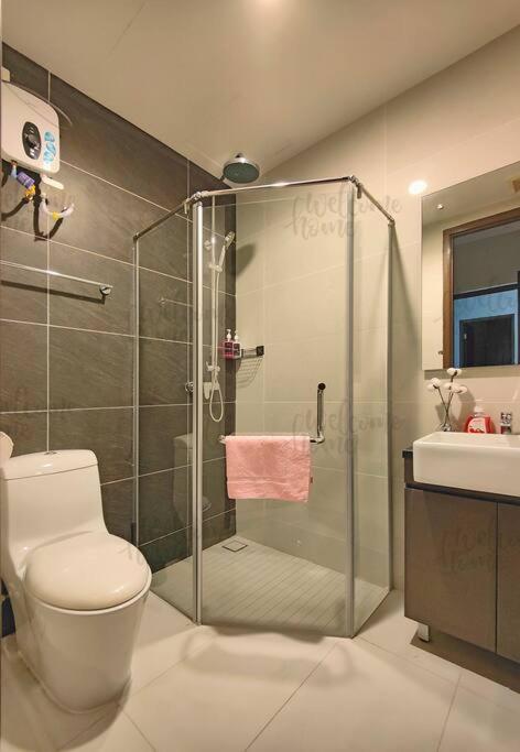 Amberside, Country Garden Danga Bay Homestay by WELCOME HOME