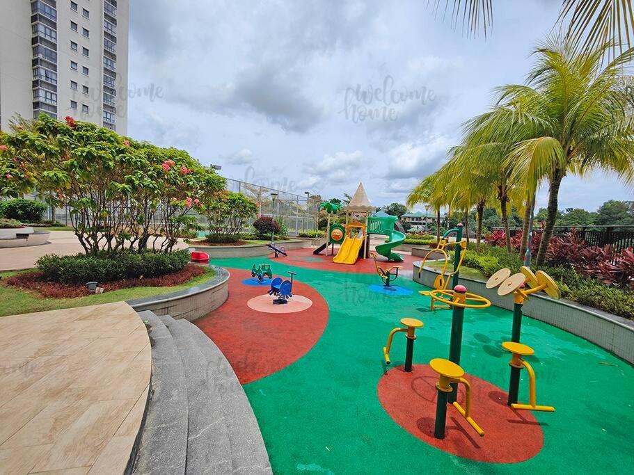 Amberside, Country Garden Danga Bay Homestay by WELCOME HOME